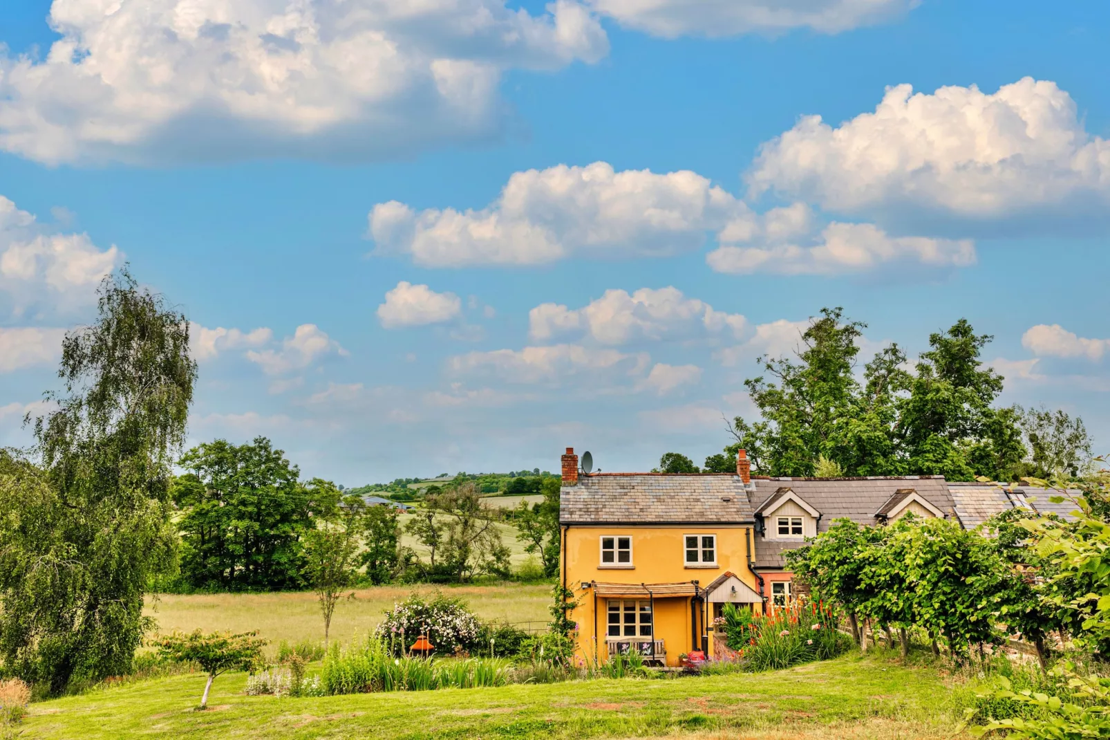 Beili Glas Cottage-Outdoor