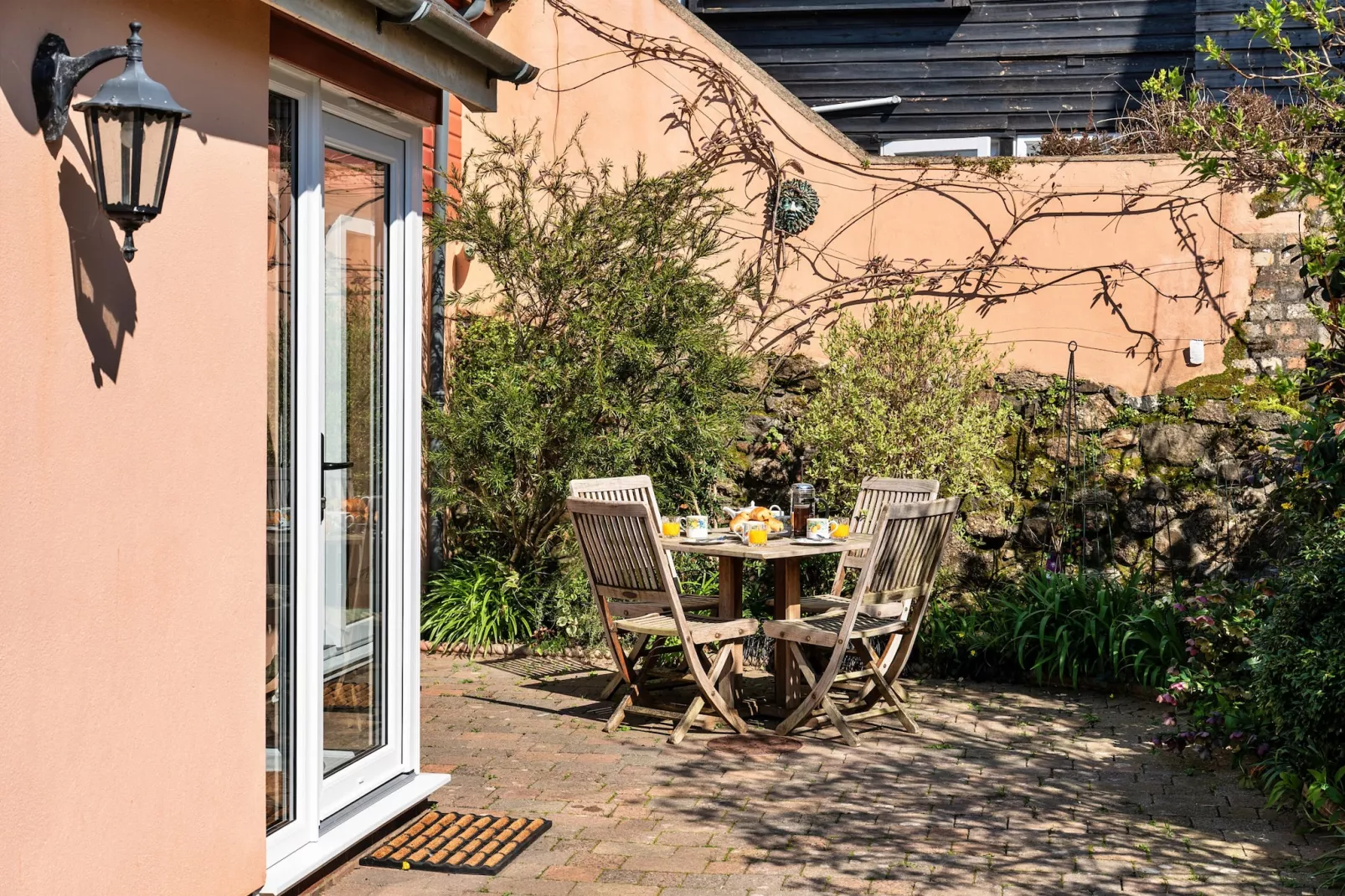 Cherry Tree Cottage-Gardens summer