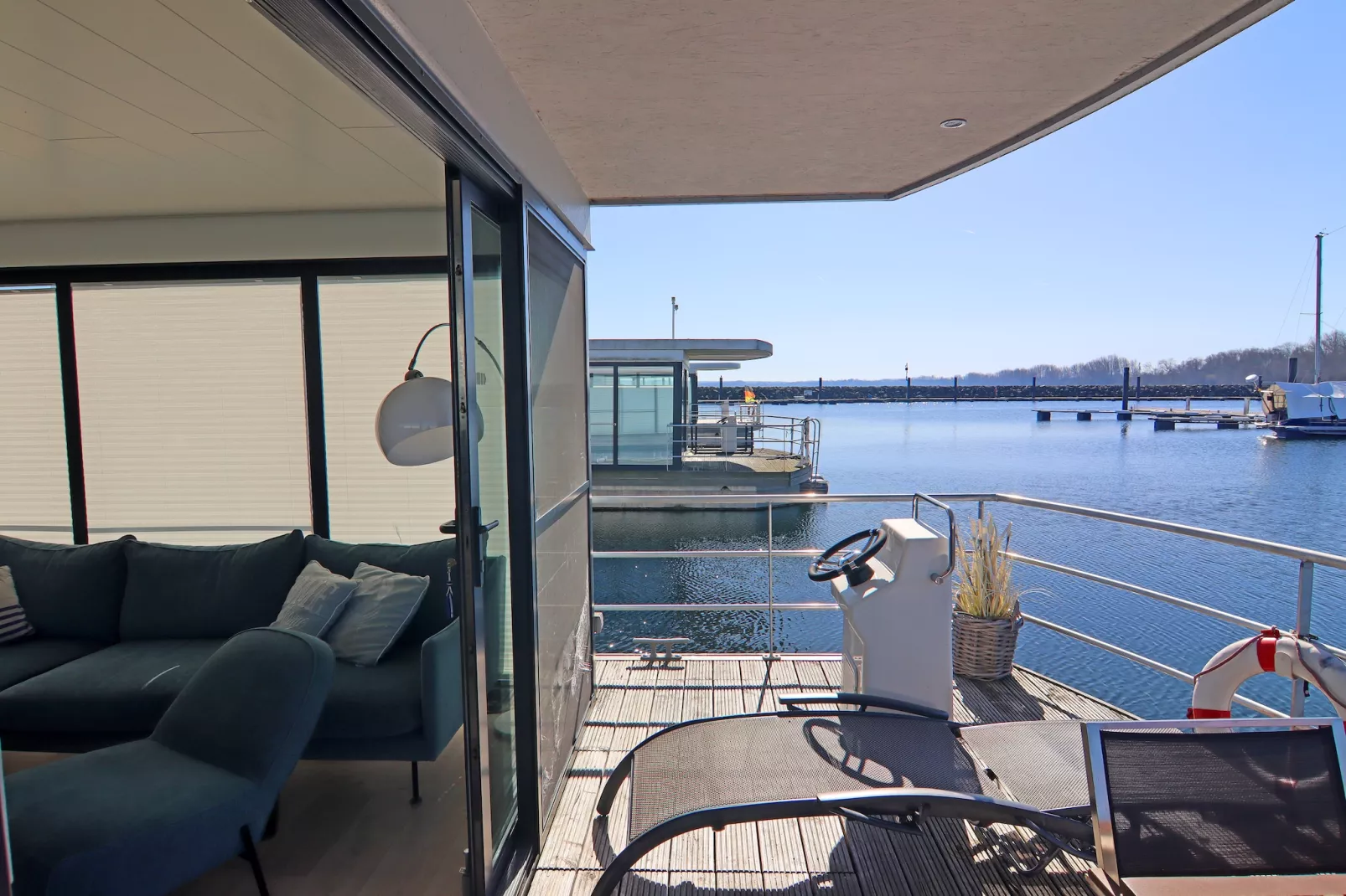 Hausboot Family & Friends LP 4 / 1-2 Personen-Terrace balcony