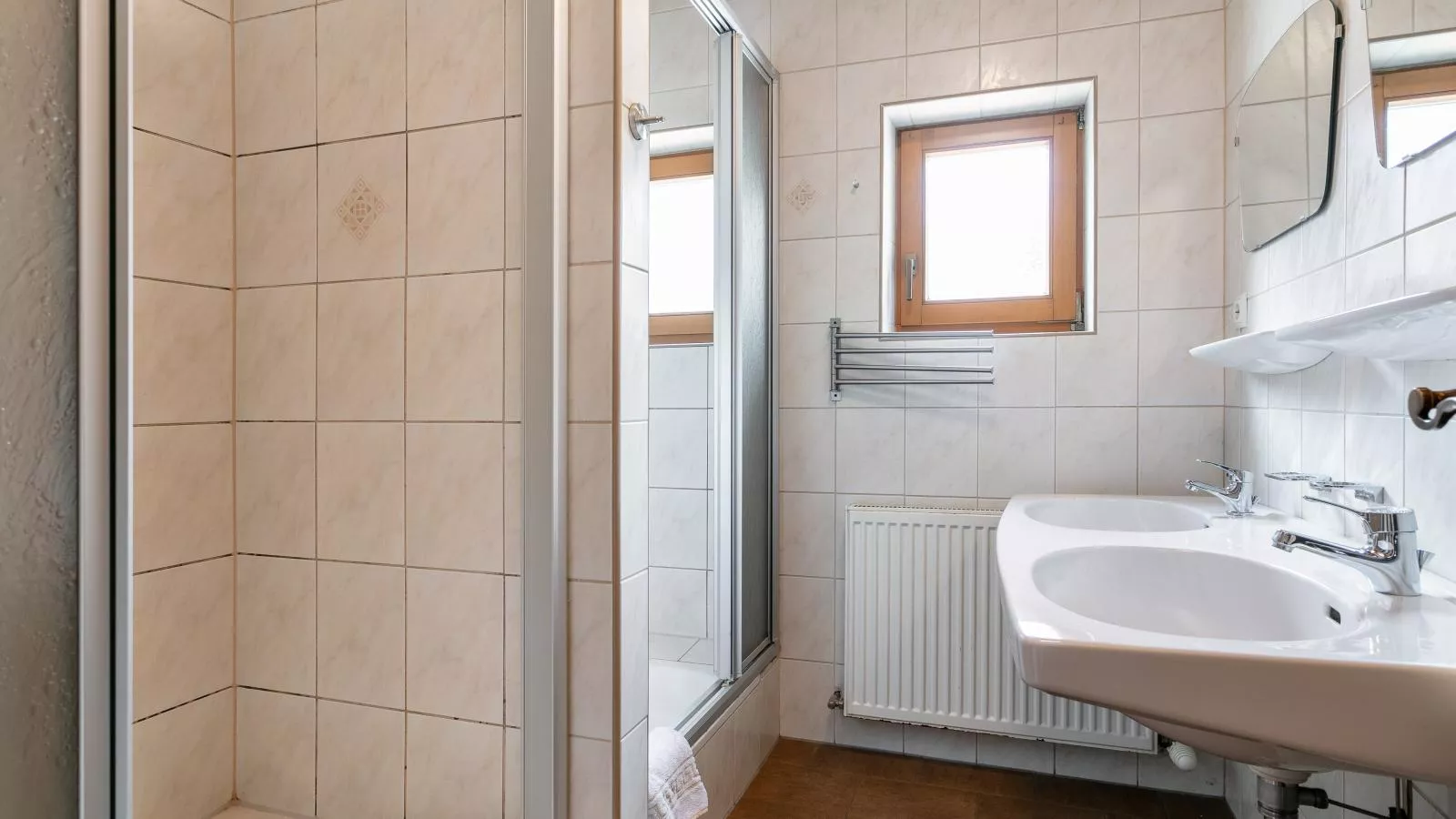 Haus Joachim-Bathroom