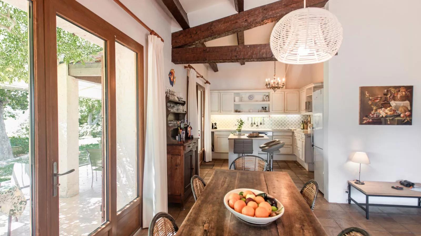 Entre les vignes-Dining room