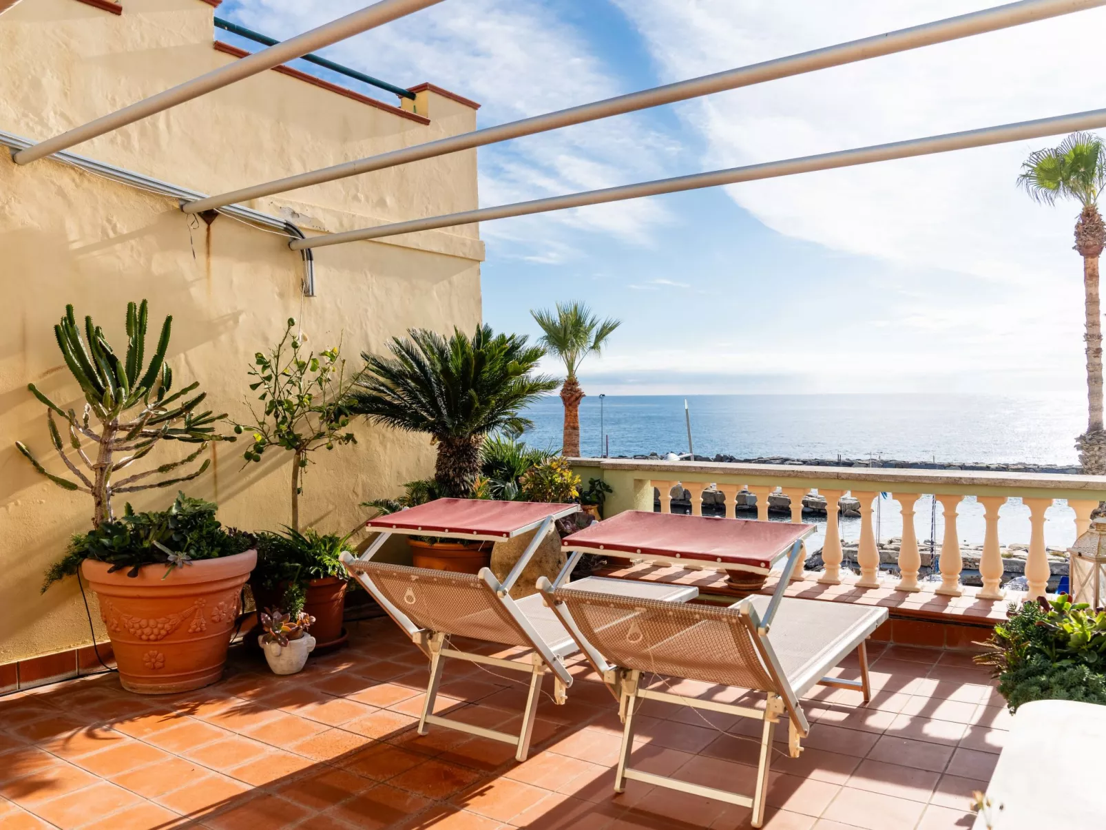 La Loggia sul mare-Dehors