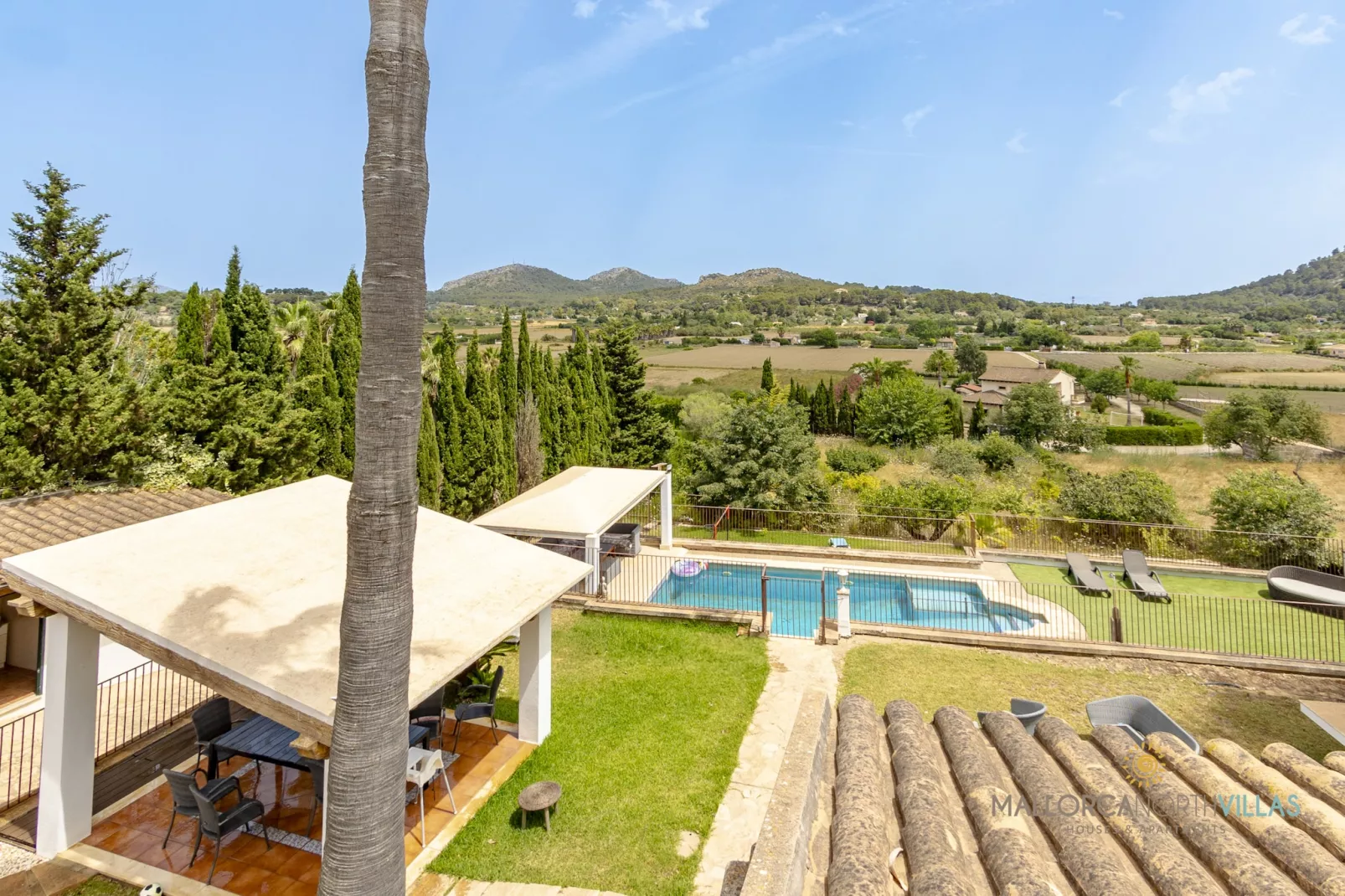 Villa Alejandra con piscina privada y gran jardín-Vue d'été