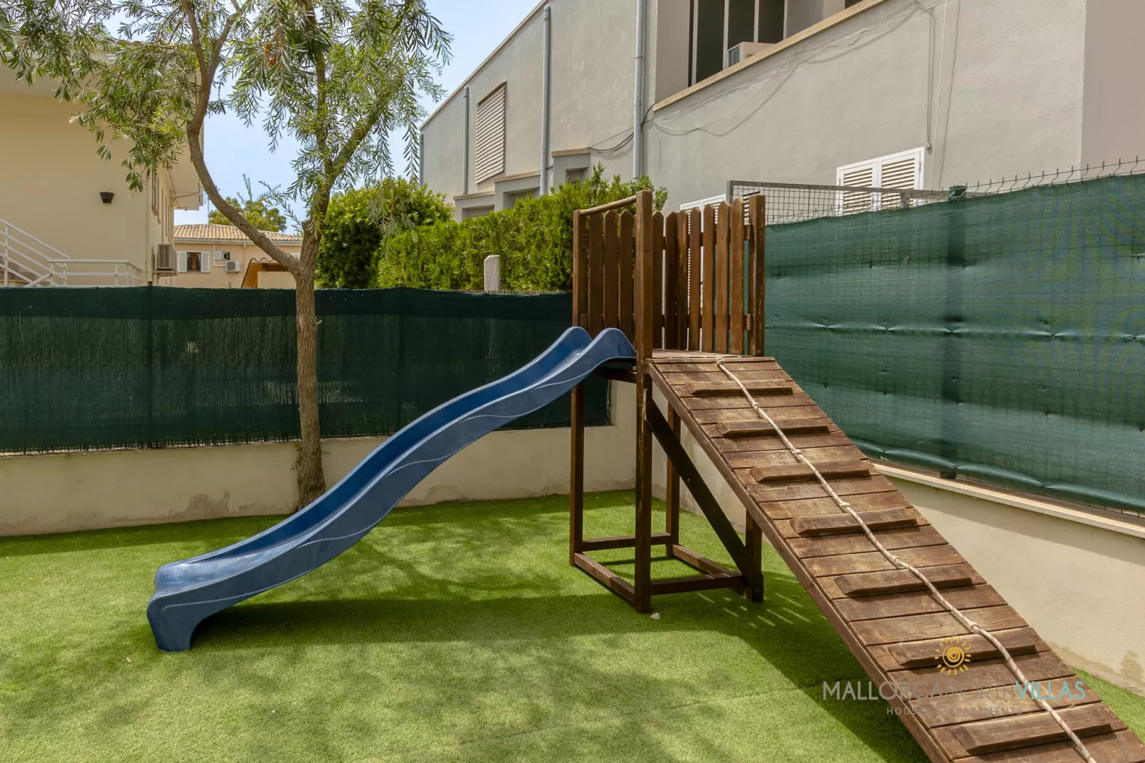 VILLA IOLA IDEAL PARA FAMILIAS A 150M DE LA PLAYA-Facilities
