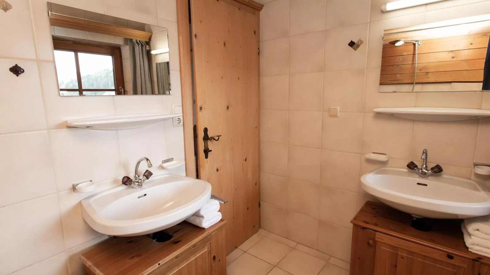Müller Nr 1 und 2-Bathroom