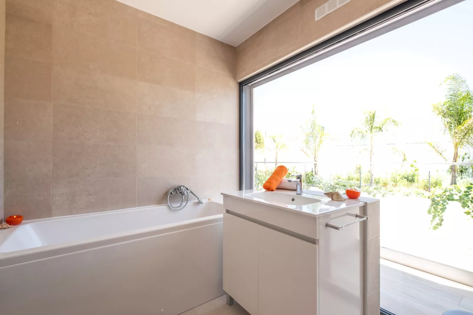 Villa Charlotte-Bathroom