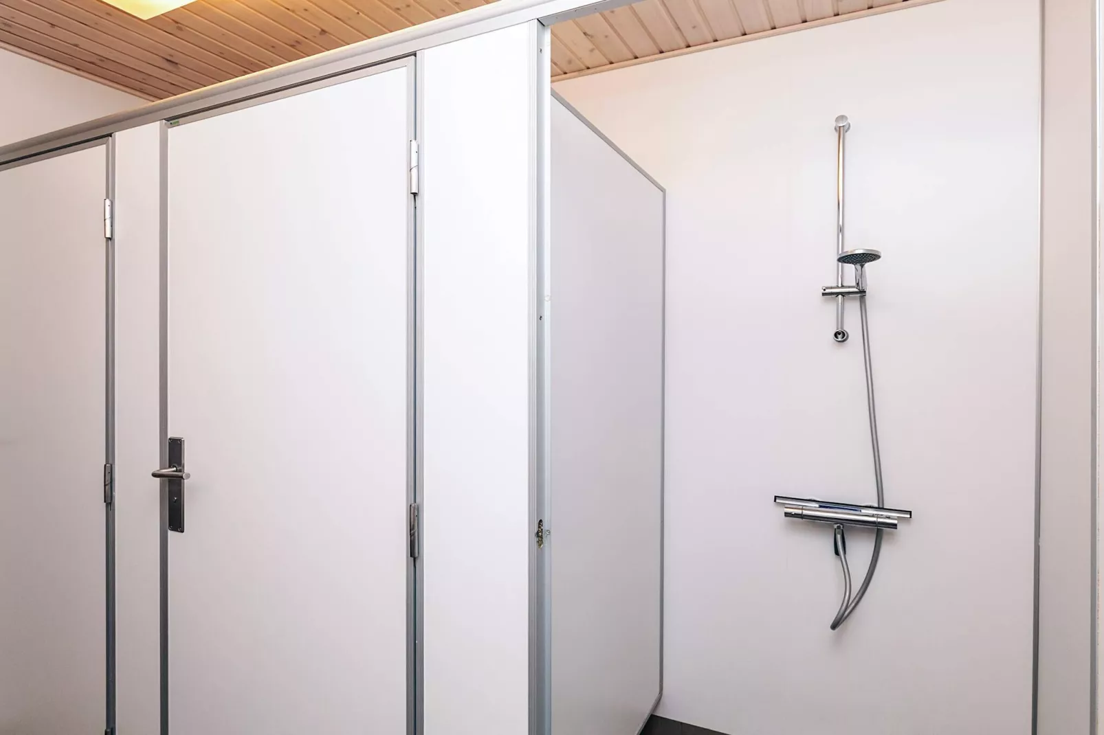Delt værelse til 4 personer-Indoor