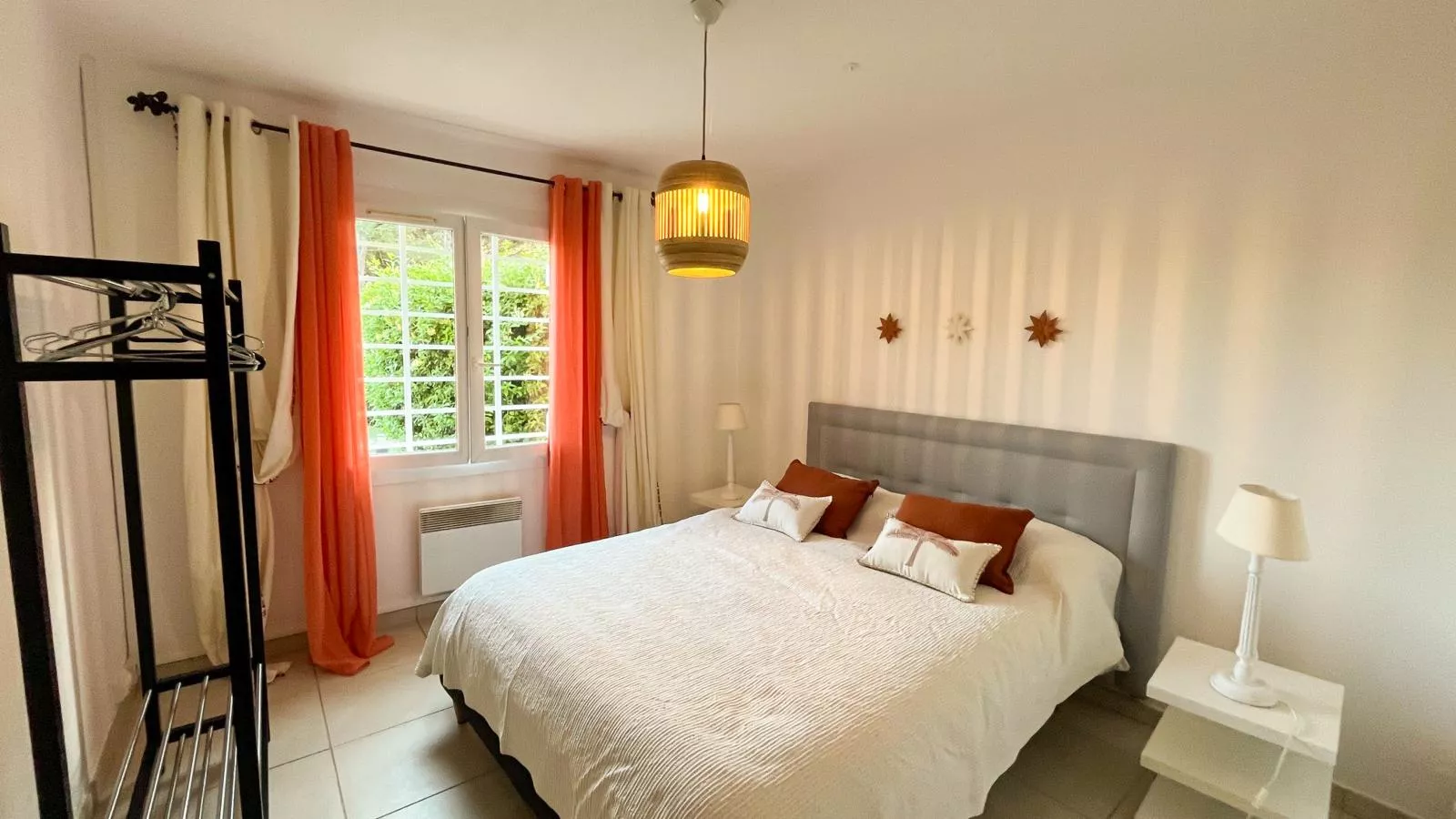 Les Romarins-Bedroom