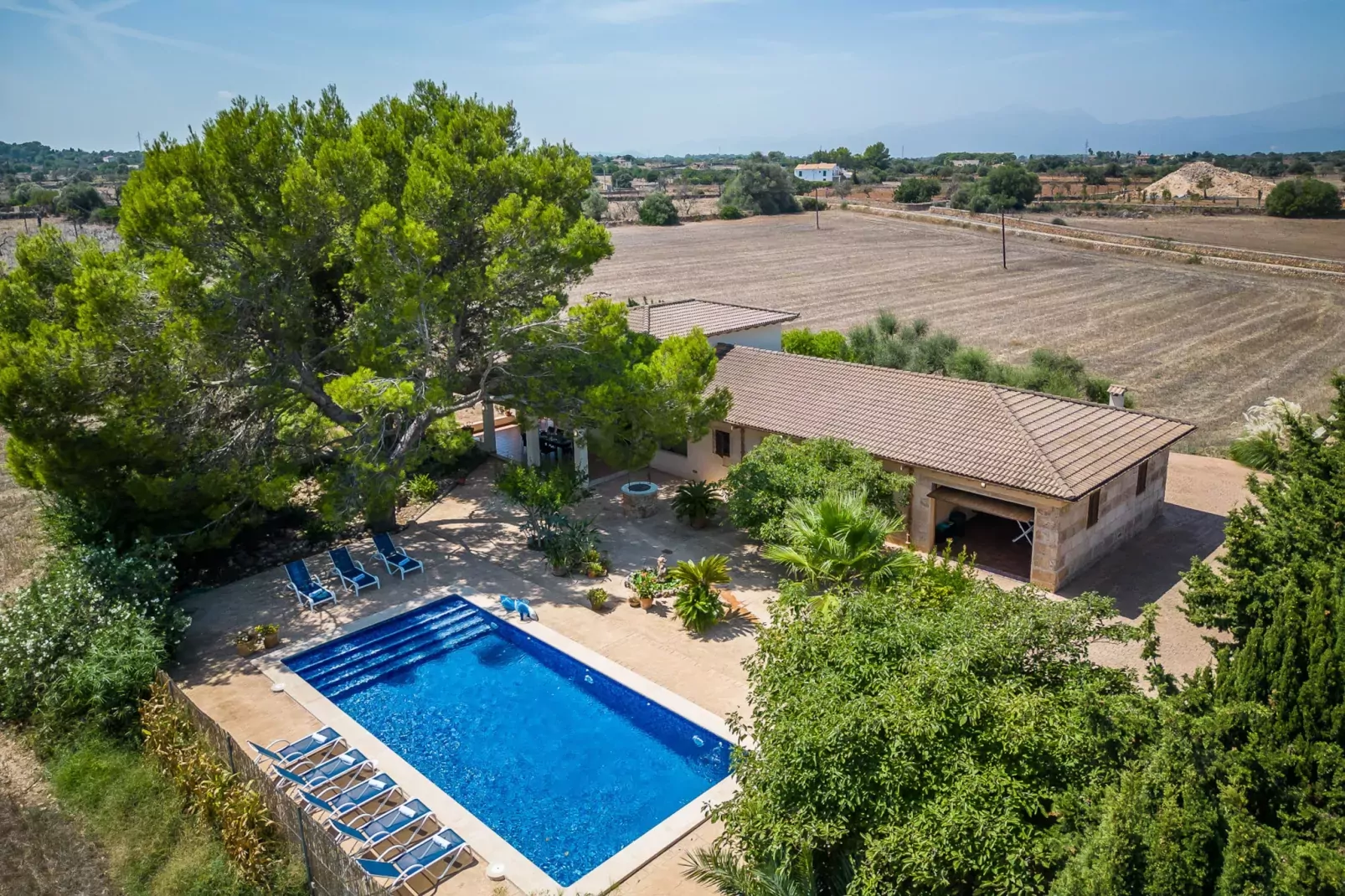 Can Ribas-Gardens summer