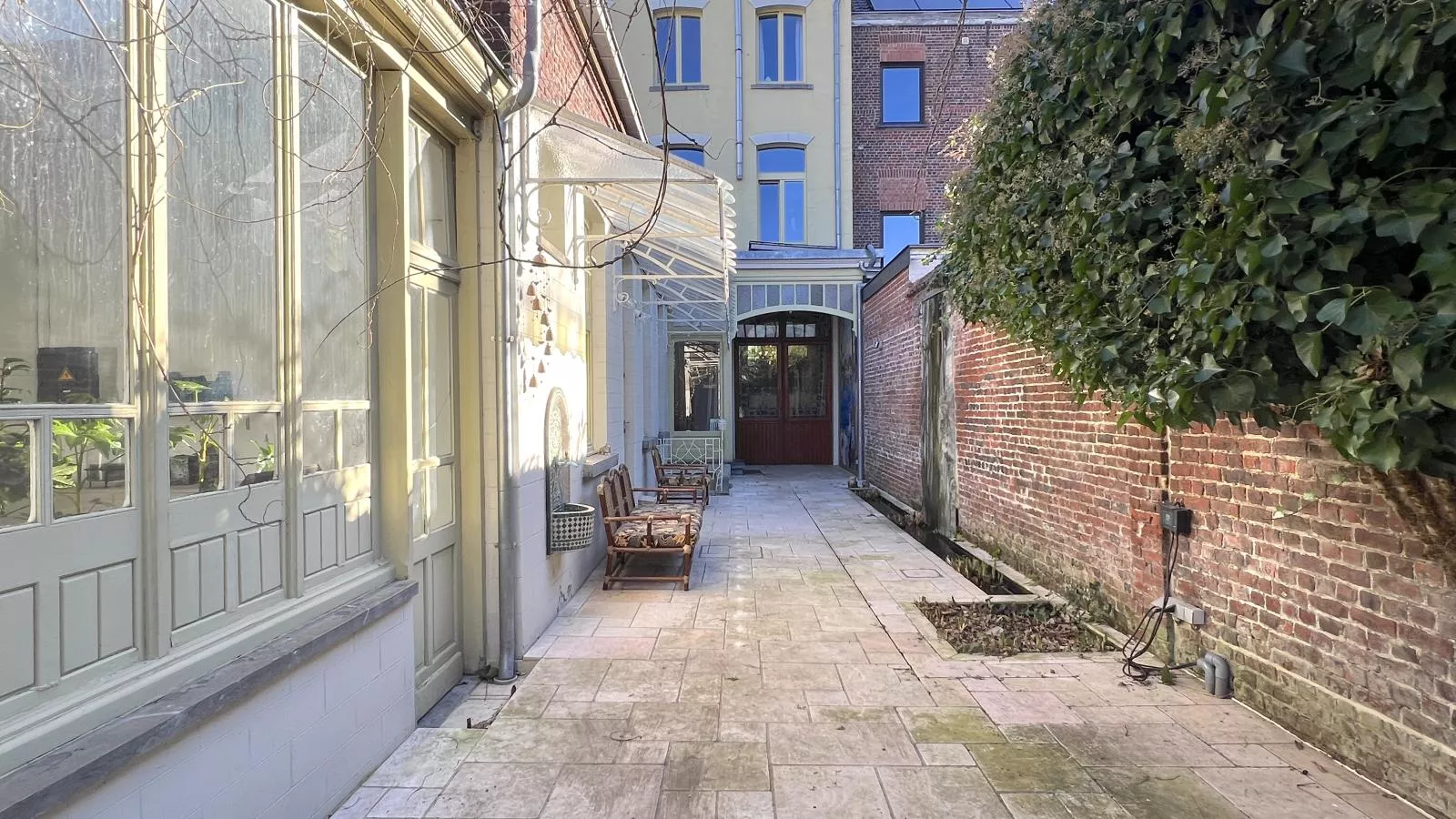 La Maison Bleue Ronse-Terrace balcony
