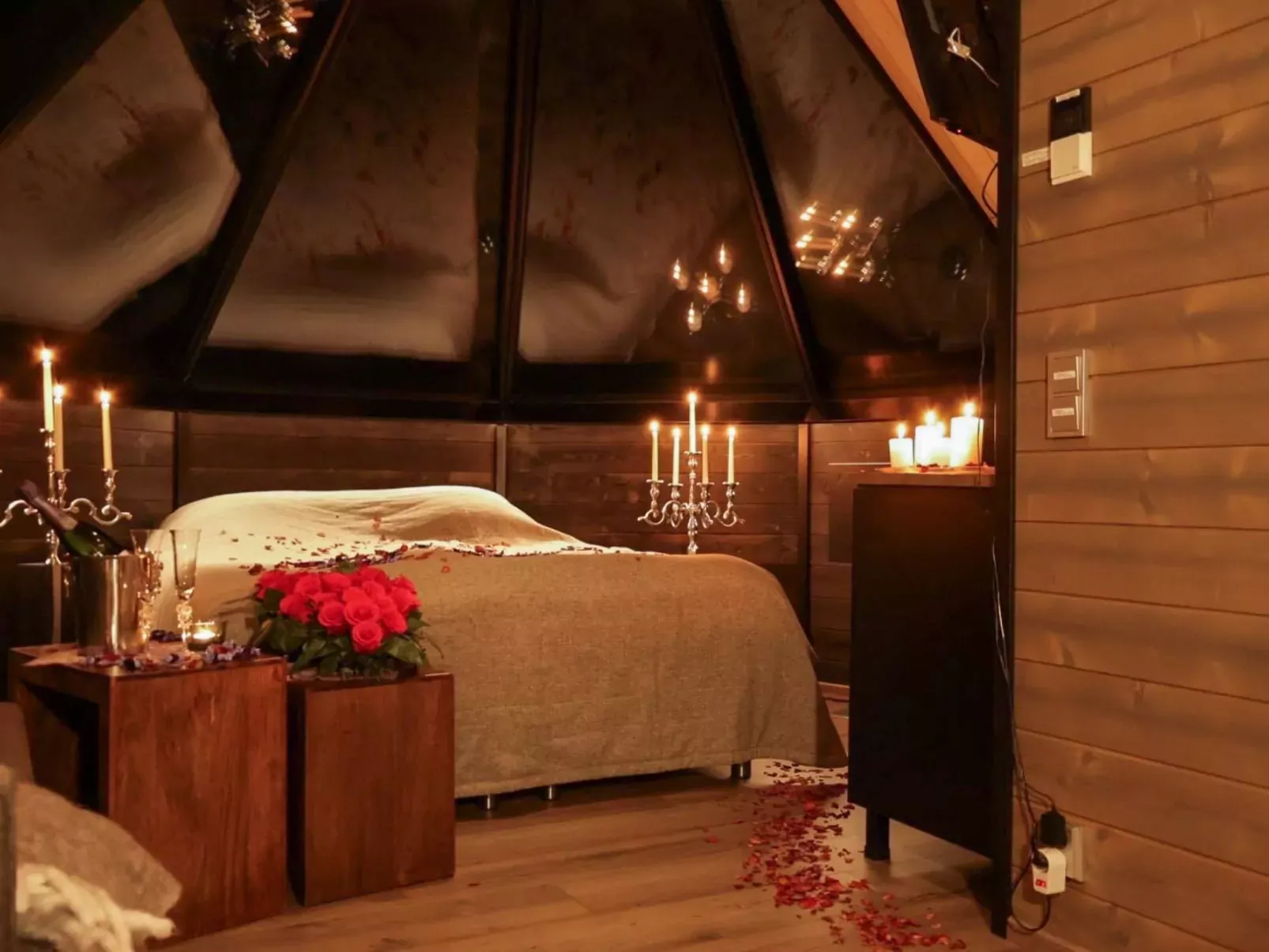 Samruam b aurora cabin-Inside