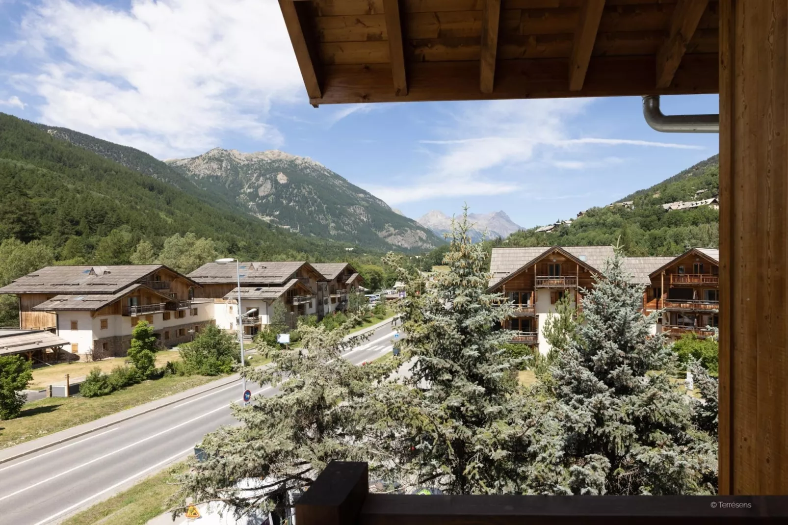 SERRE CHEVALIER Le Cristal Lodge-A40S-View summer