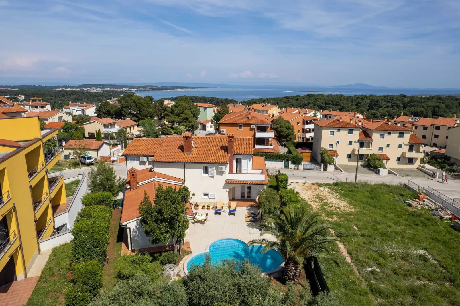 Villa Beauty with Private Pool-View summer