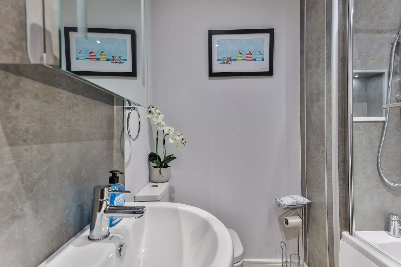 Belle House, Apt 3-Bathroom