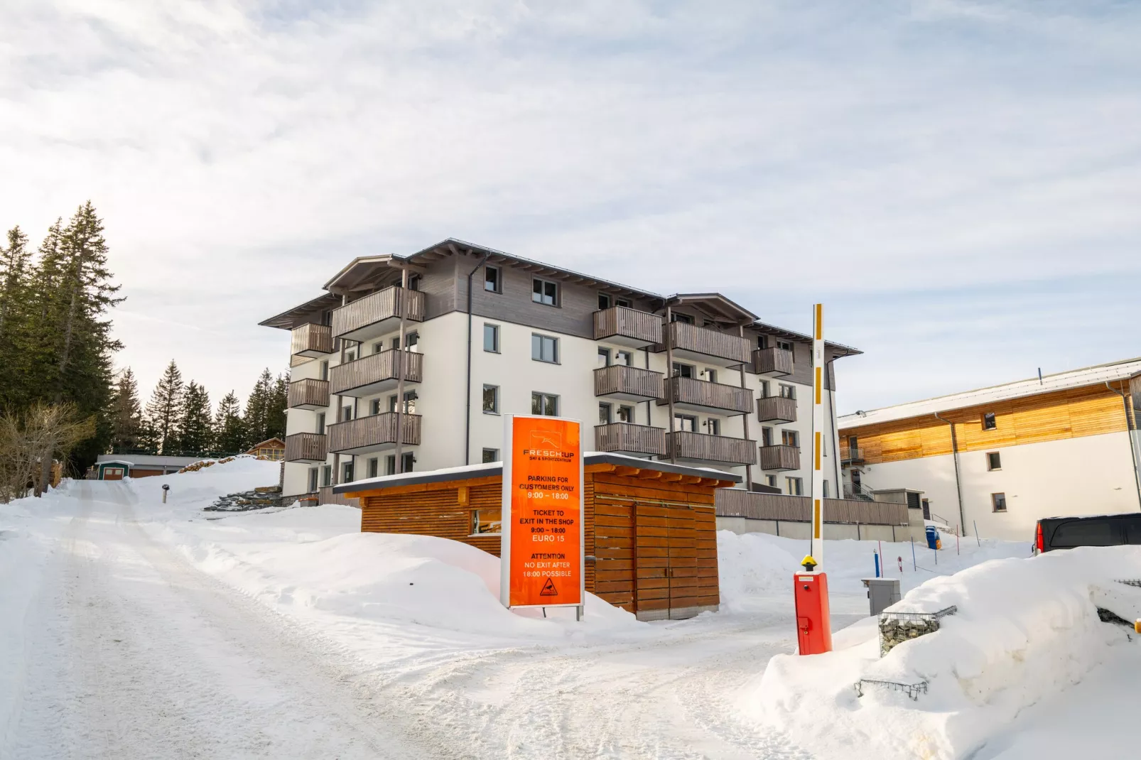 Penthouse Two-bedroom Apartment – KA2P-Exterior winter