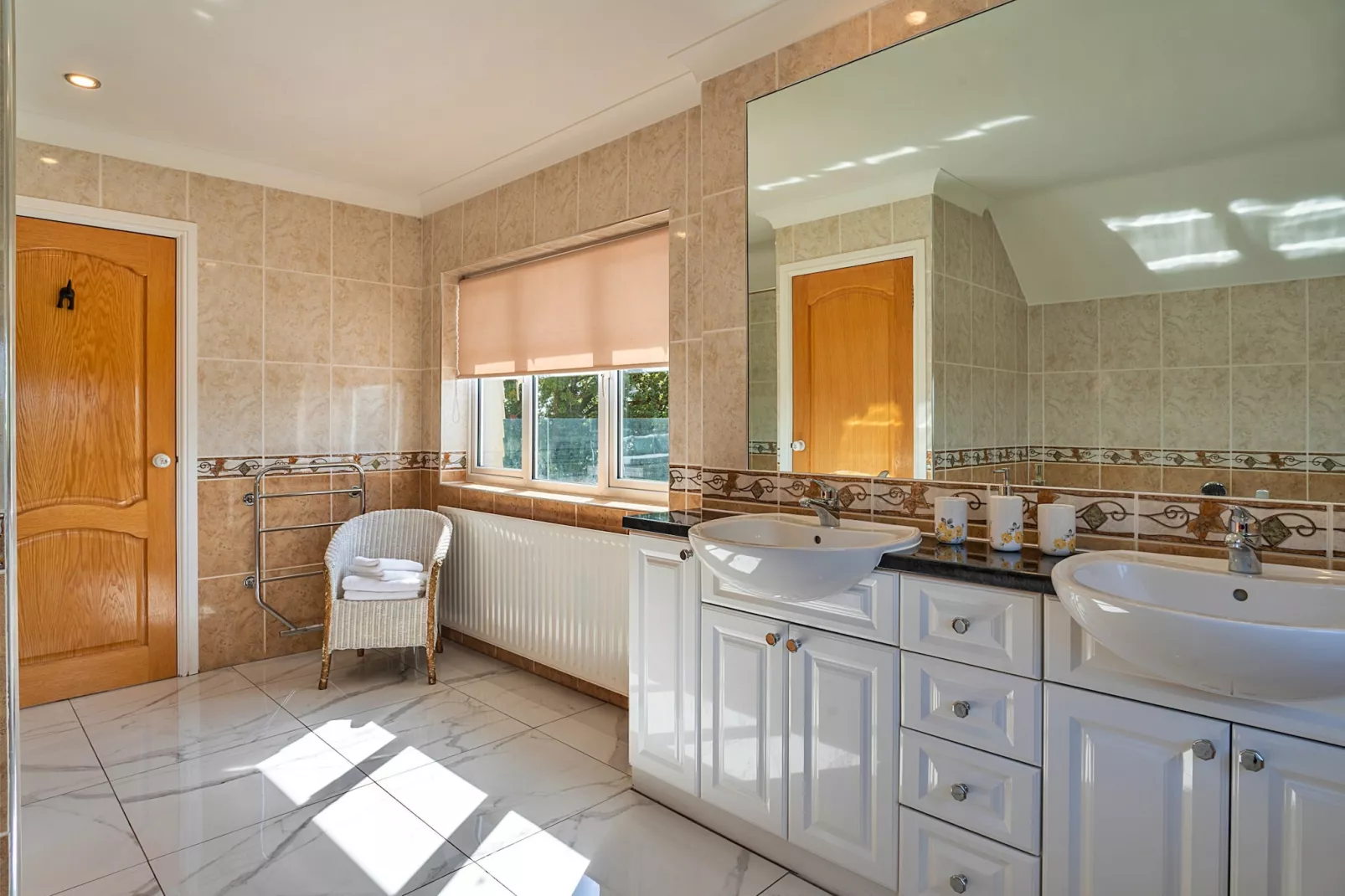 Gratton House-Bathroom