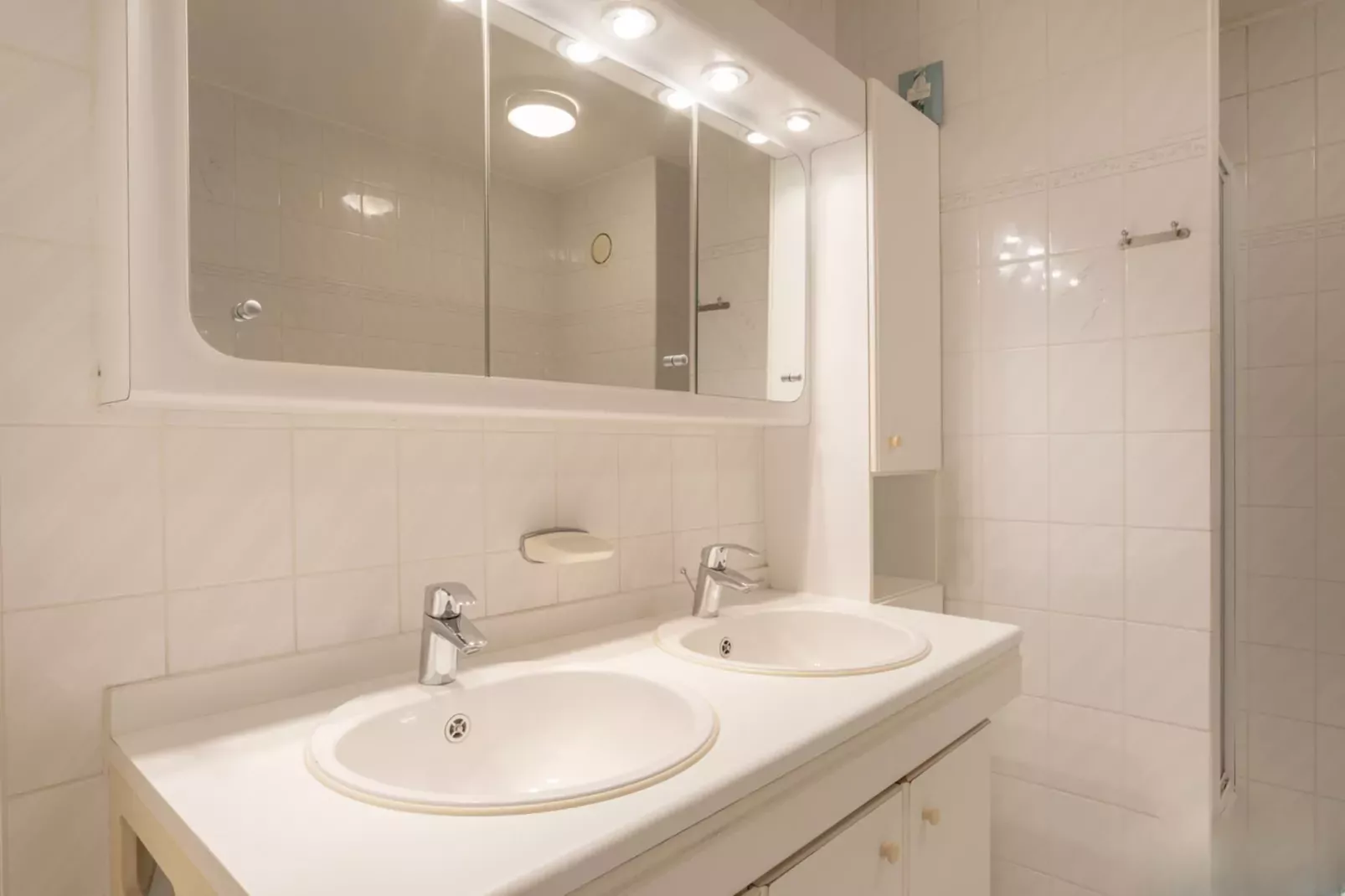 Quo Vadis 0501 + garage 83-Salle de bain