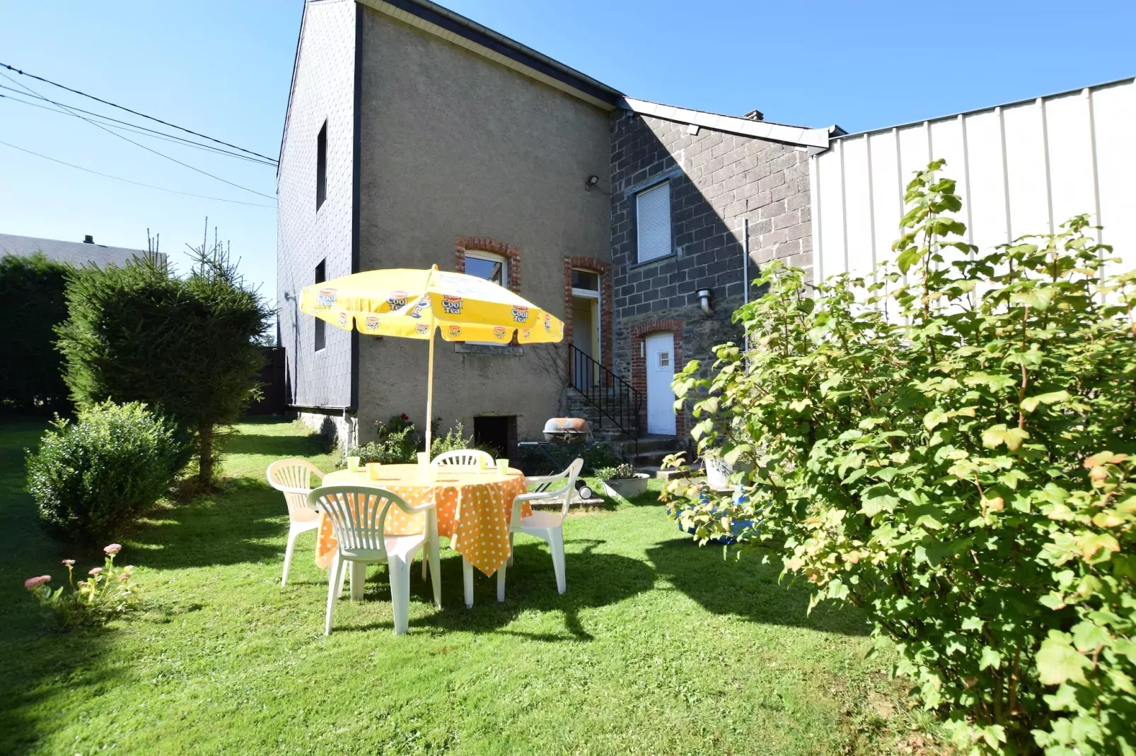 Le Simplement 2-Gardens summer