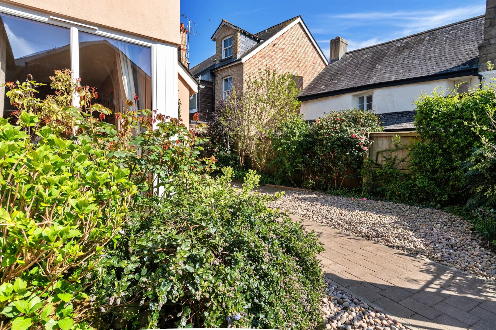 Cherry Tree Cottage-Gardens summer