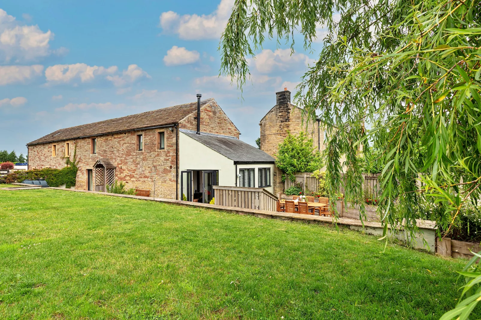 Quarry Lodge-Outdoor