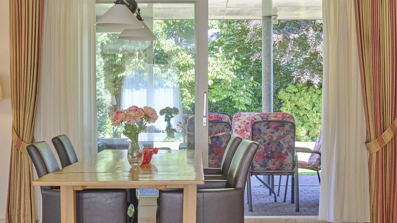 Lionshuis-Dining room
