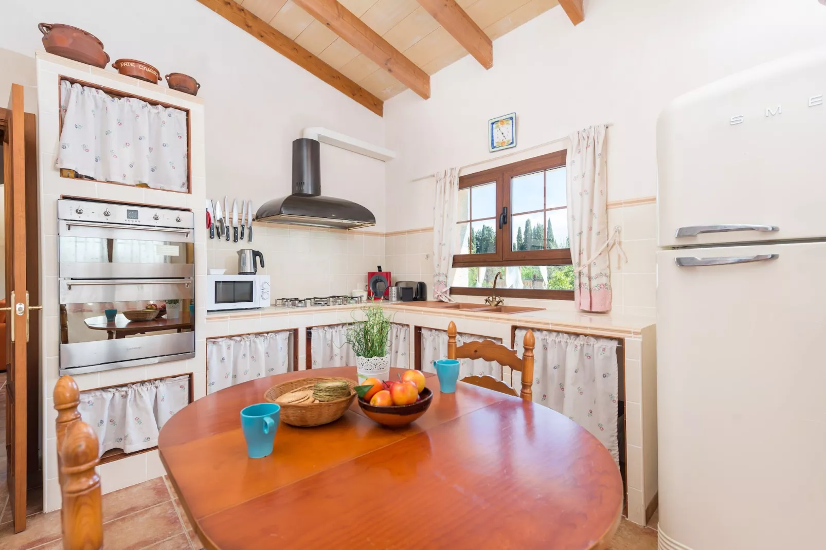 Es Blanquer De Na Fani-Kitchen