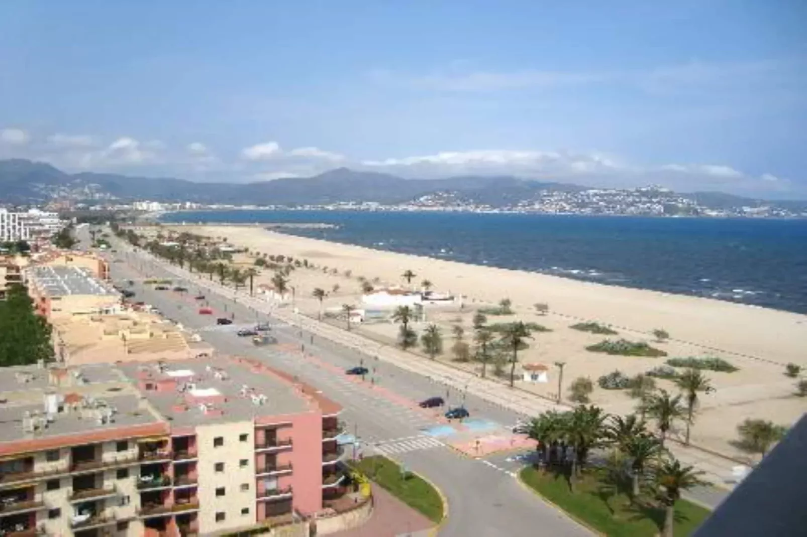 MIRABLAU F 11 Empuriabrava-Areas summer 1km
