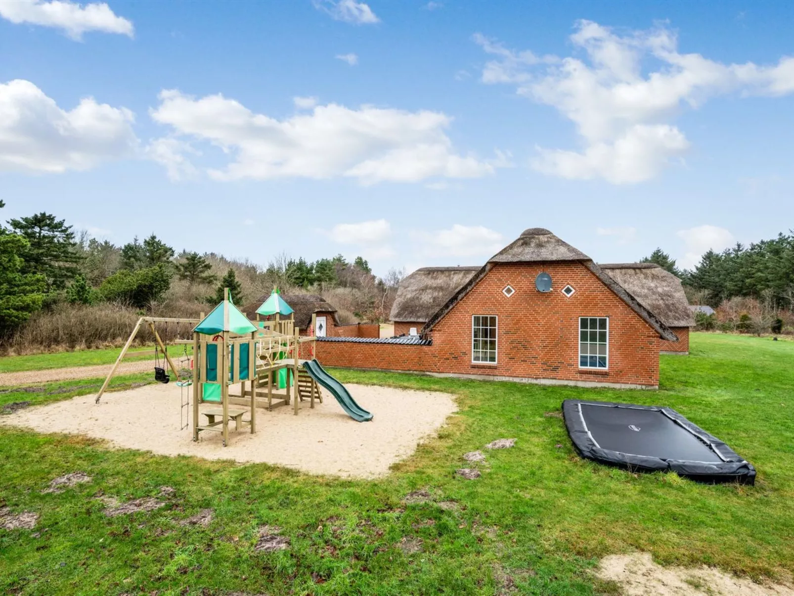 "Aagot" - 1.7km from the sea-Draußen
