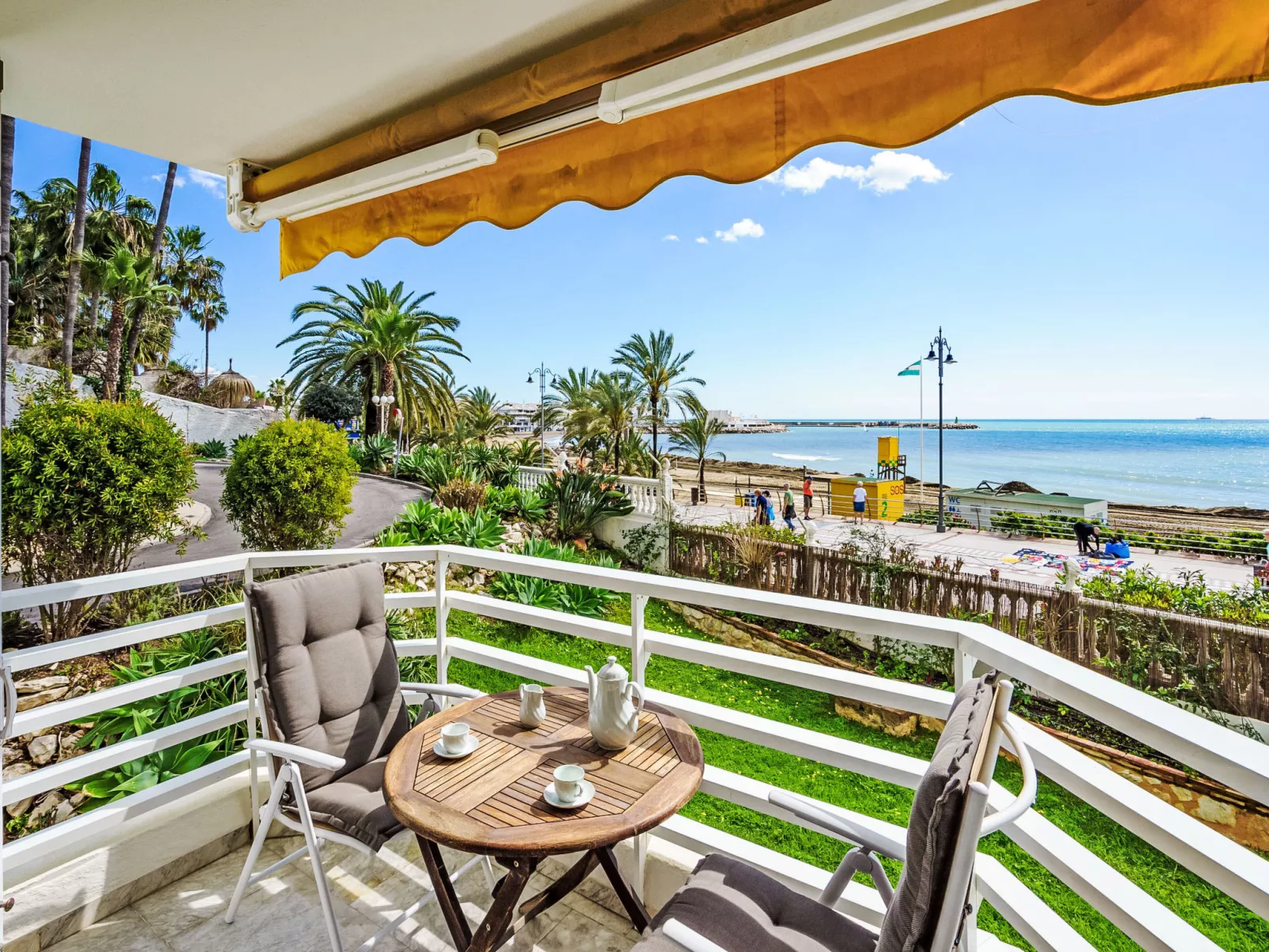 Residencial Marina-Draußen