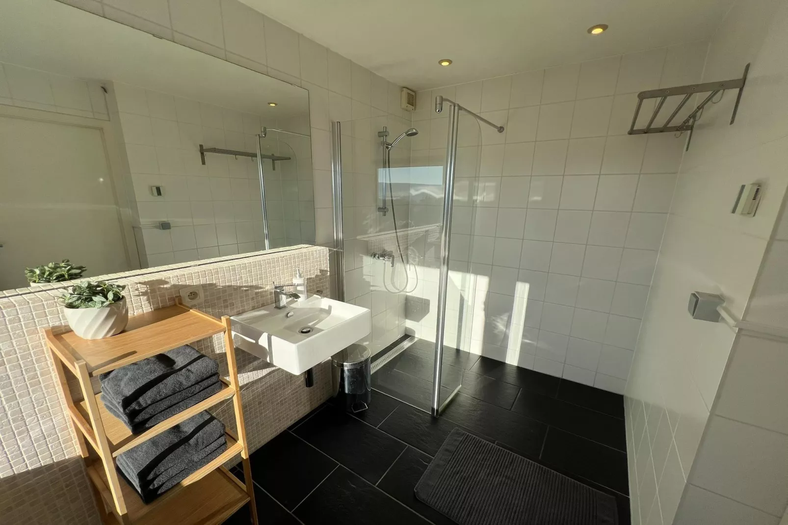 Schöne freistehende Villa mit Sauna in Érezée-Badezimmer