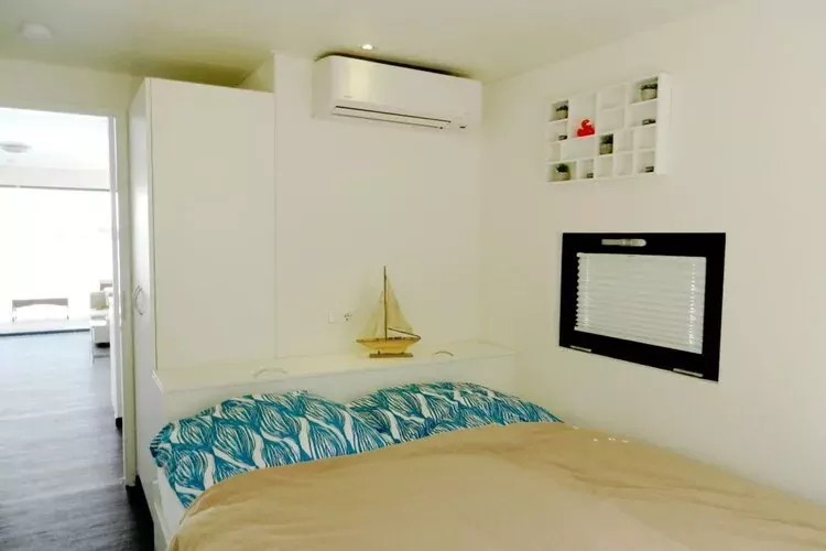 Floating 44 / Boot 1 / 4 Personen-Exterior summer