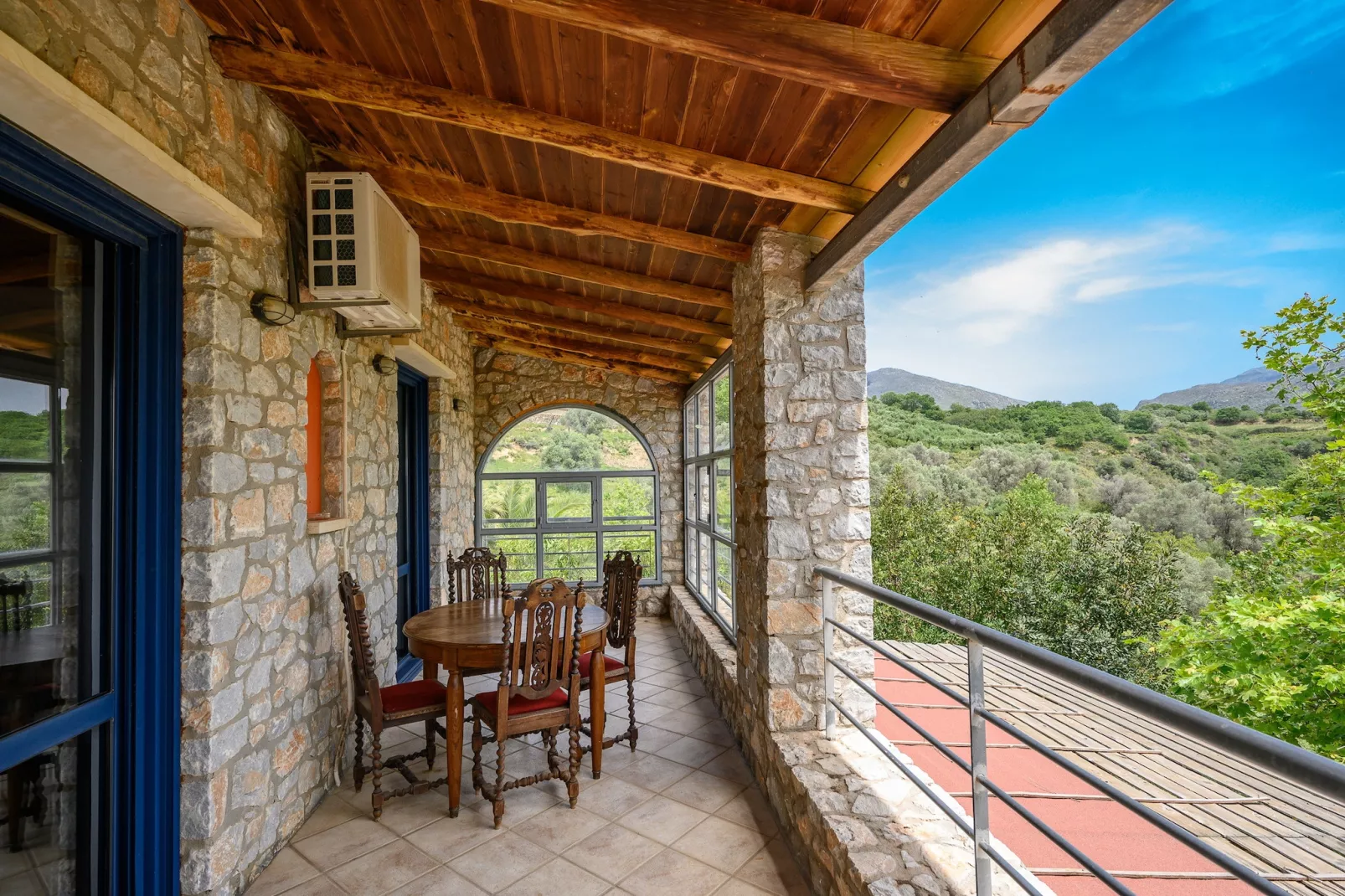 Rozare-Terrace balcony