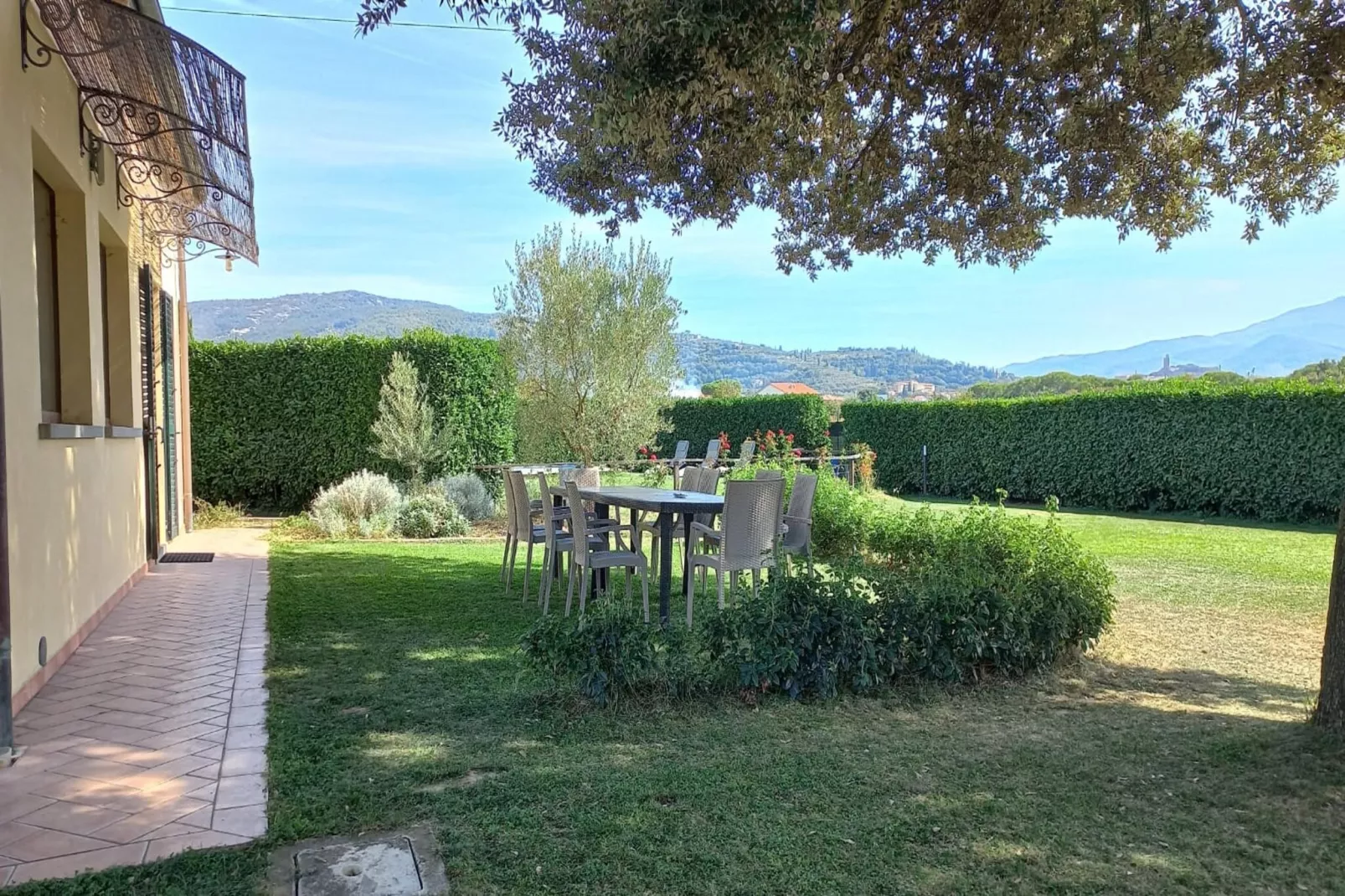 Casa Giglio-Gardens summer