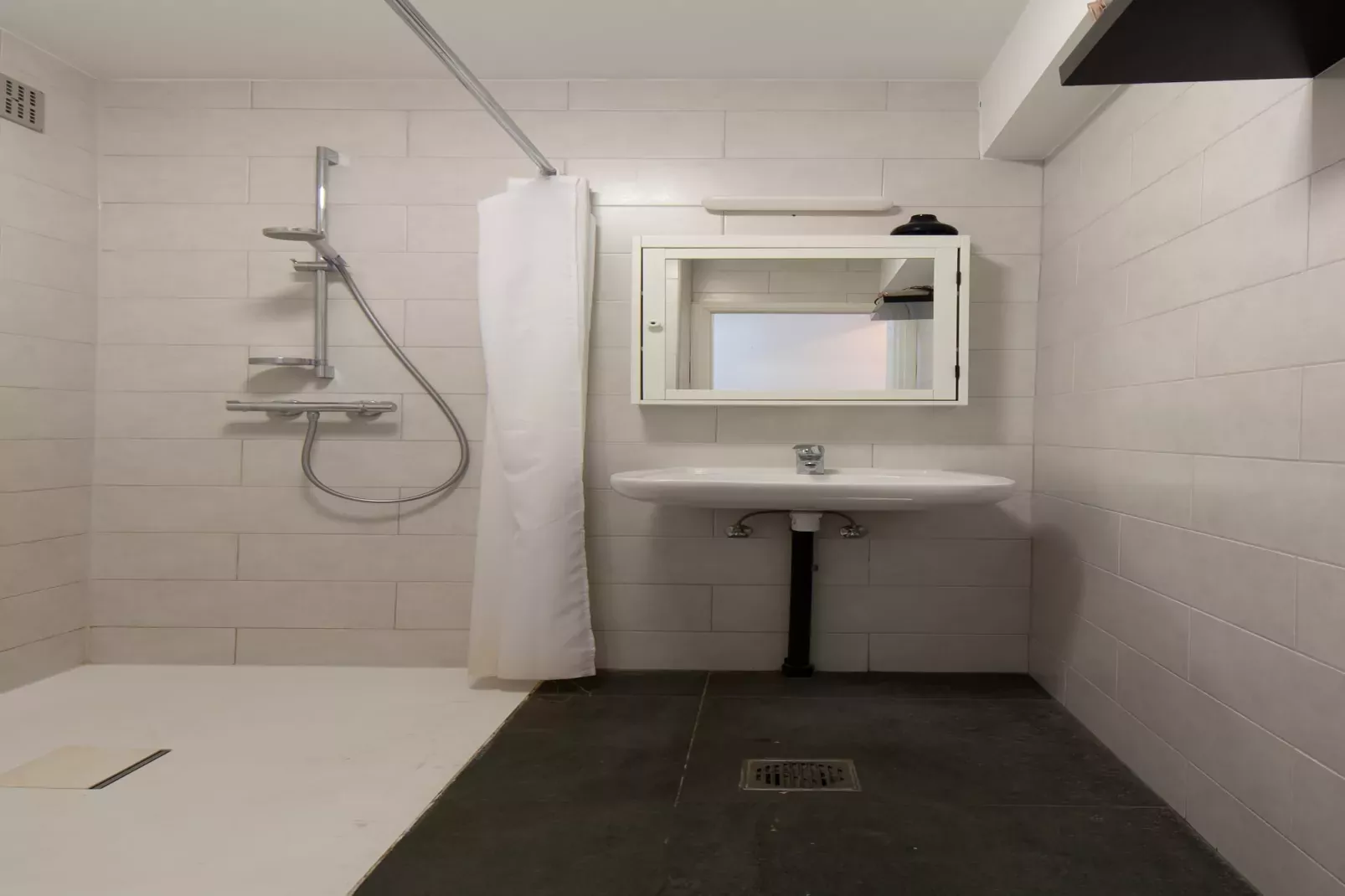 METROP02 0202/ 2A-Bathroom