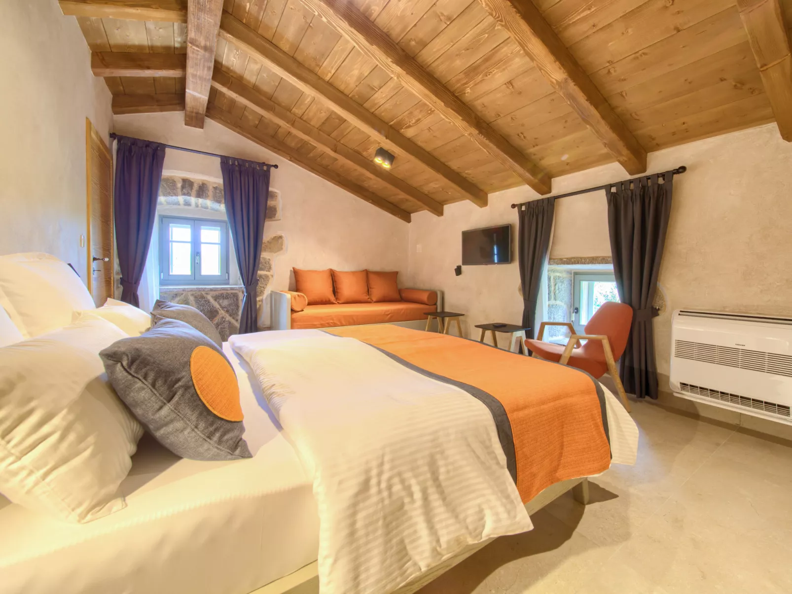 Jerini The Barn-Inside