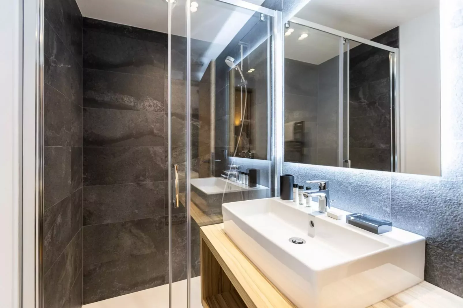 CHAPELLE DABONDANCE Le Flocon Blanc A38P-Salle de bain