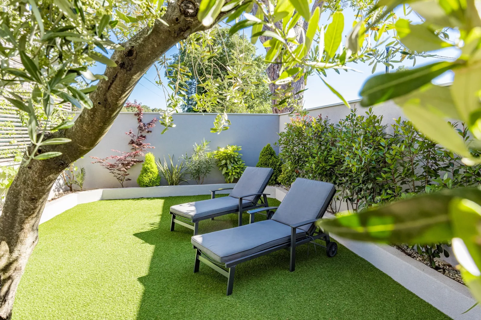 Villa Pinus-Gardens summer