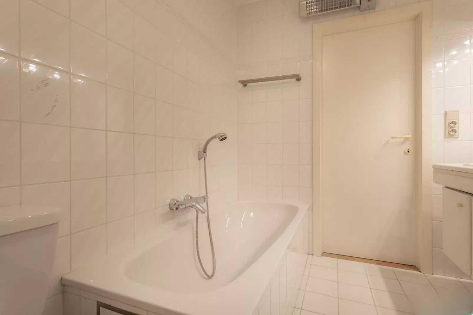 Quo Vadis 0501 + garage 83-Salle de bain