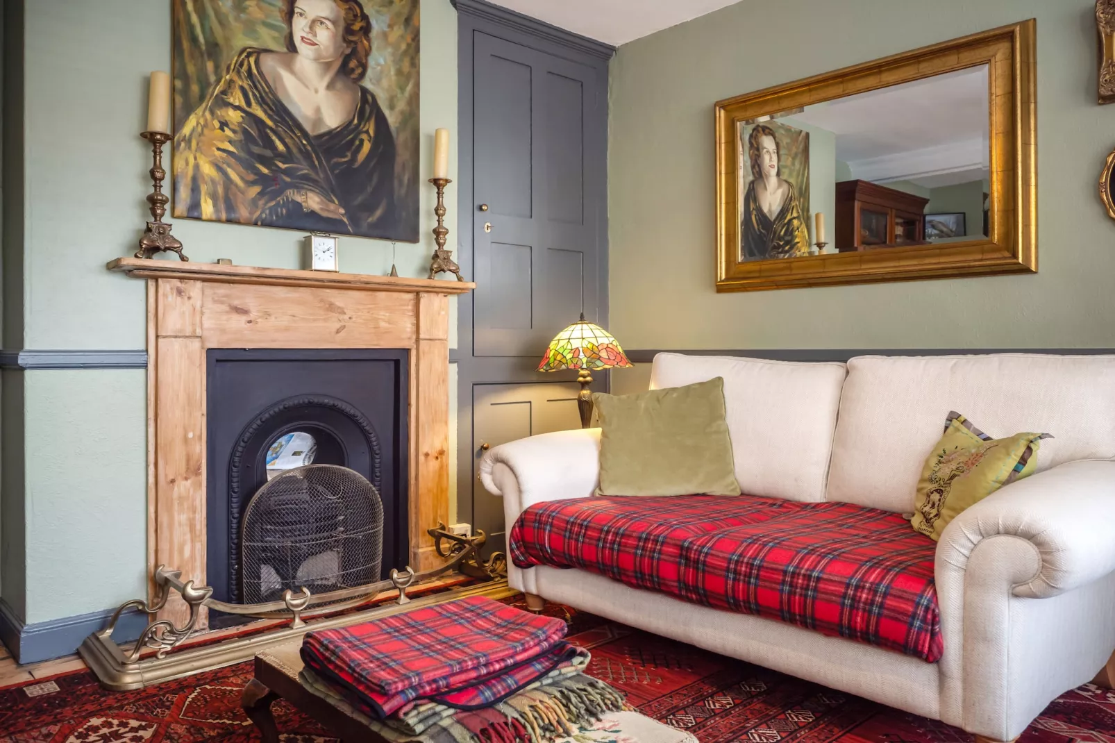 The Old Sunday School & Vestry-Living room