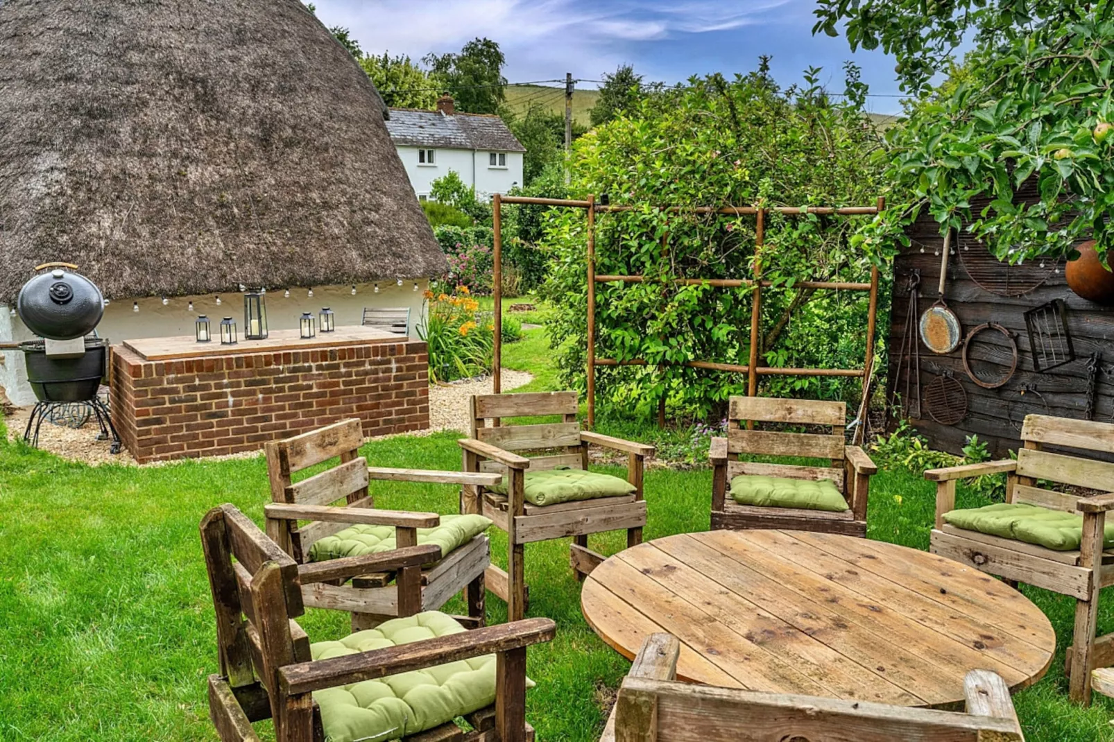 The Thatch at Winterborne Houghton-Facilities