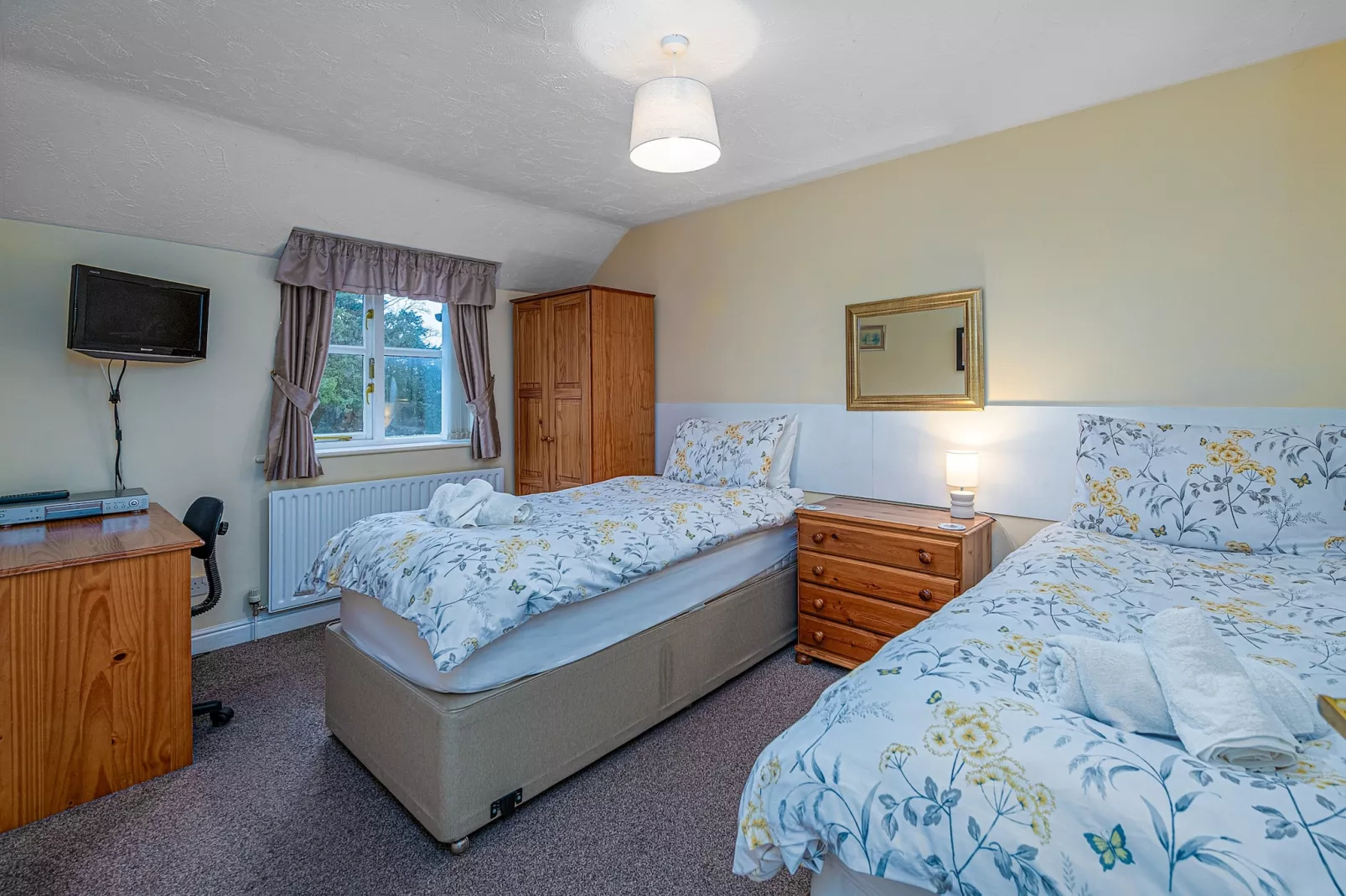 The Beeches-Bedroom