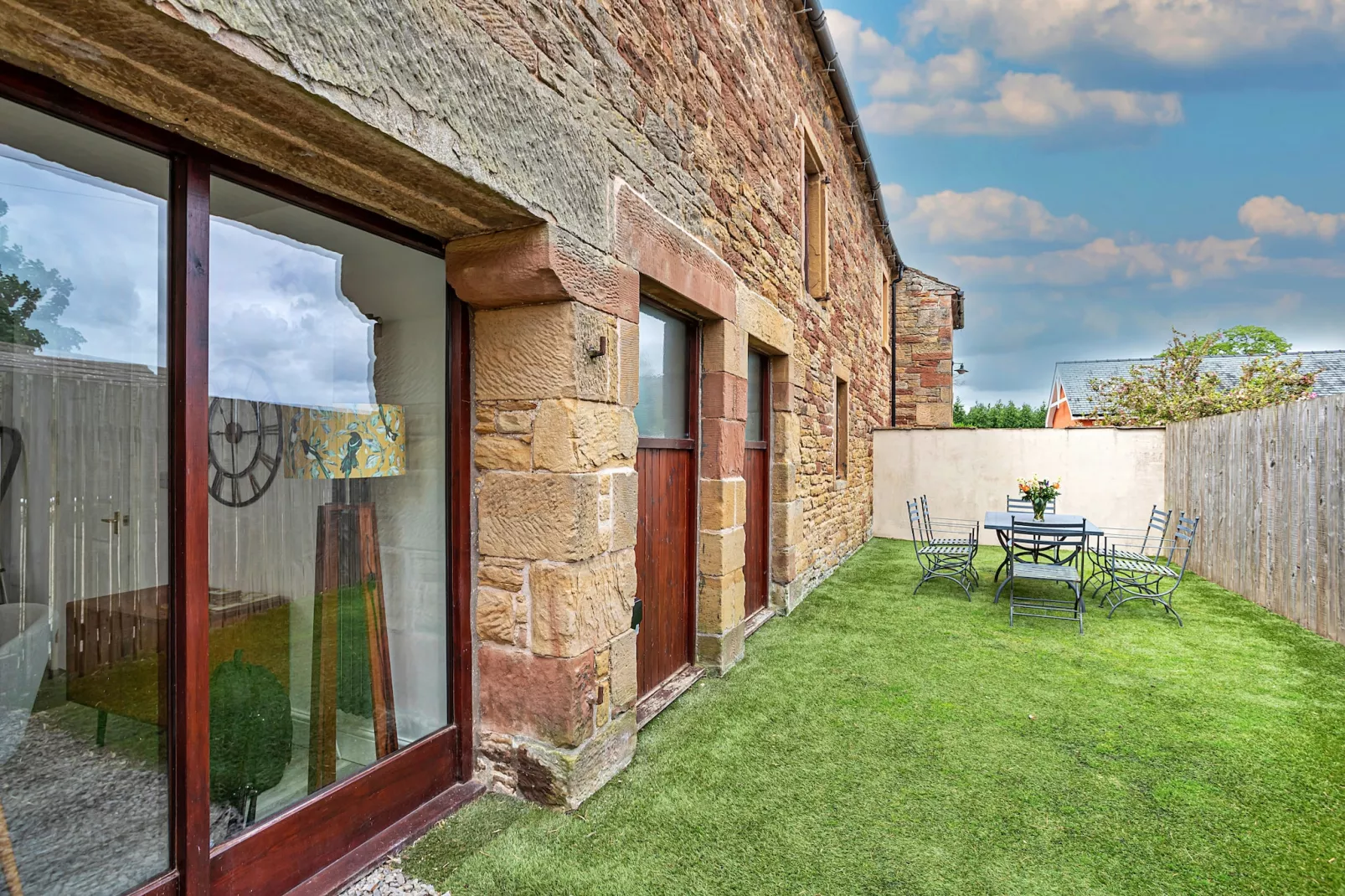 Quarry Lodge-Outdoor