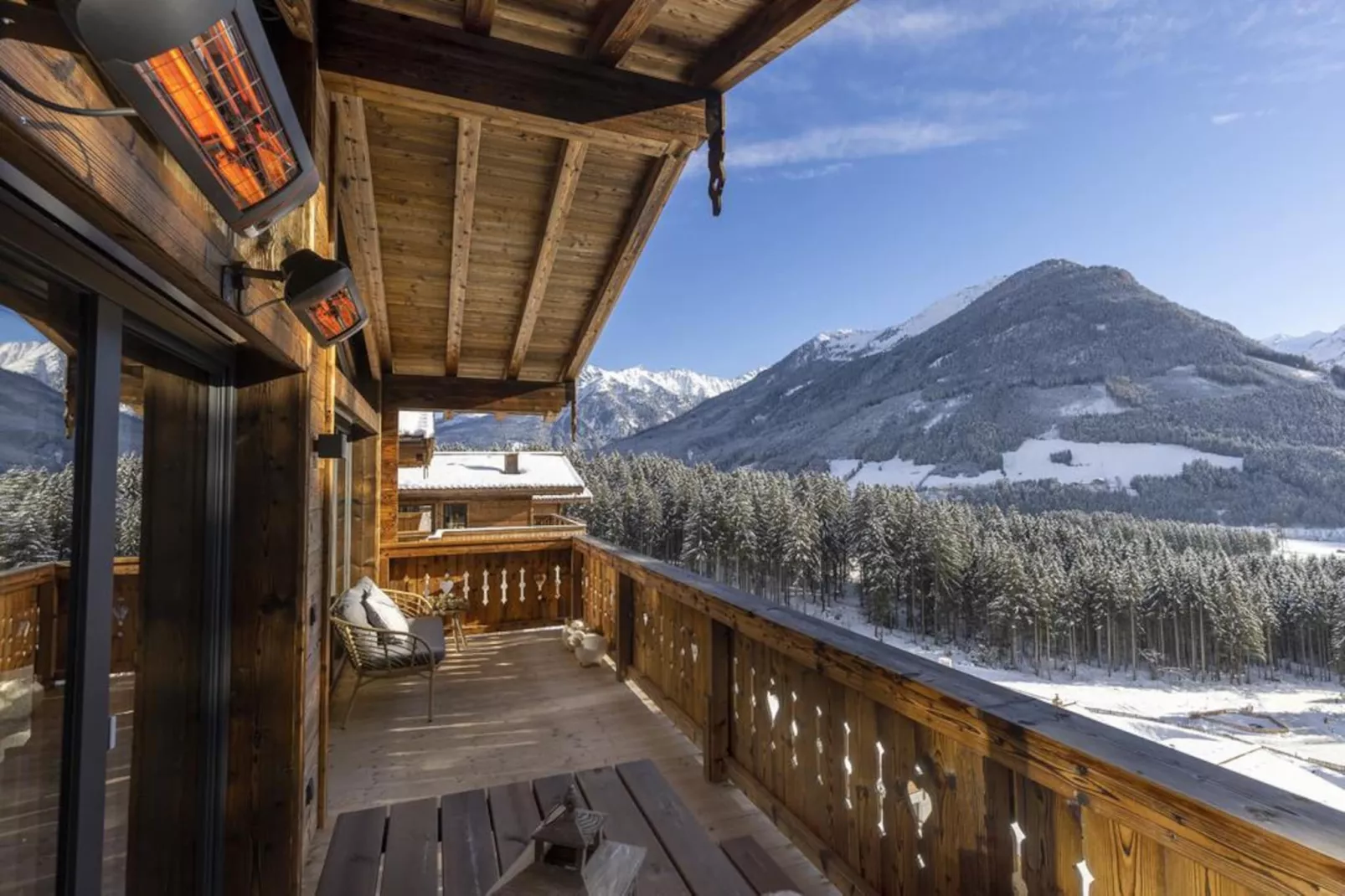 Nationalpark Chalet Schneespitze-View winter