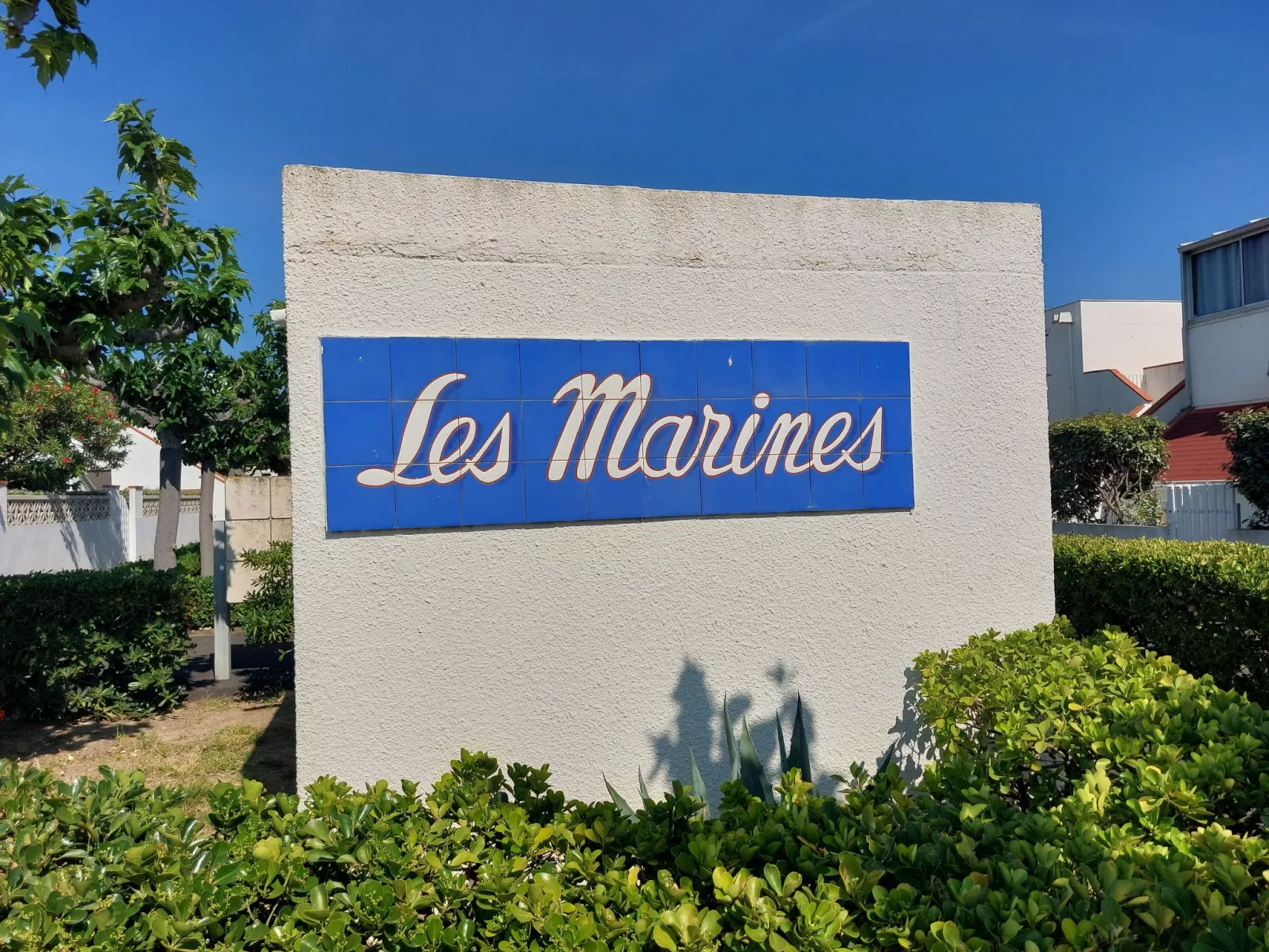 Les Marines-Outside