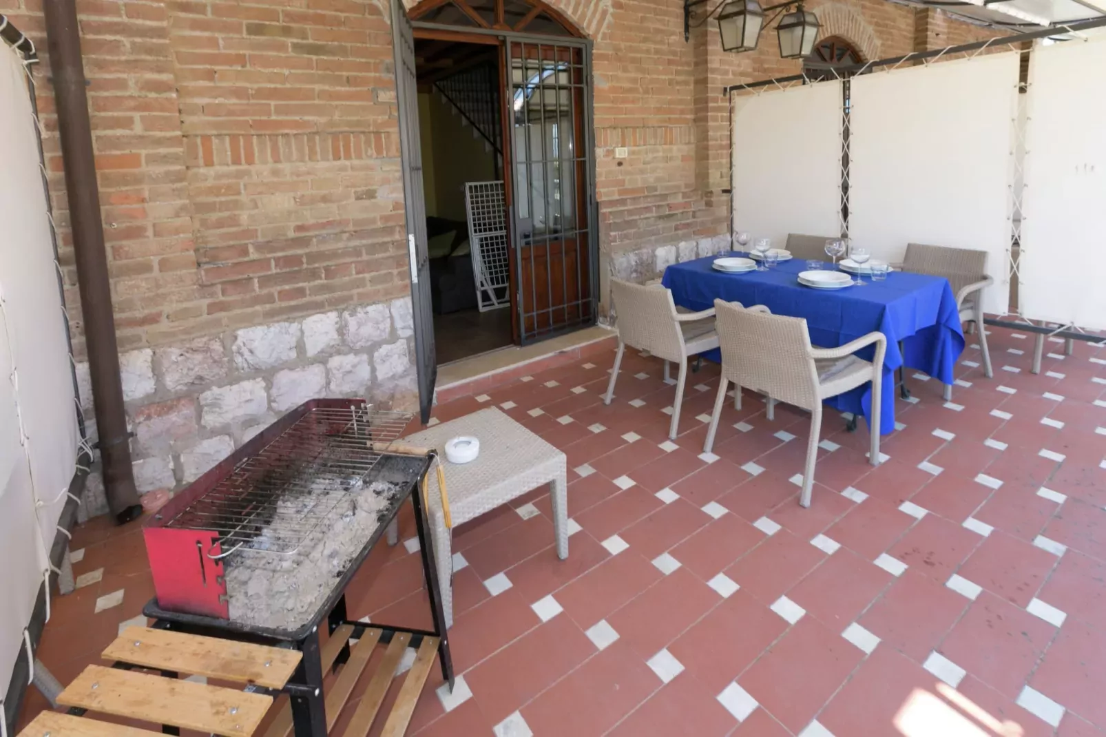 Laurento-Terrace balcony
