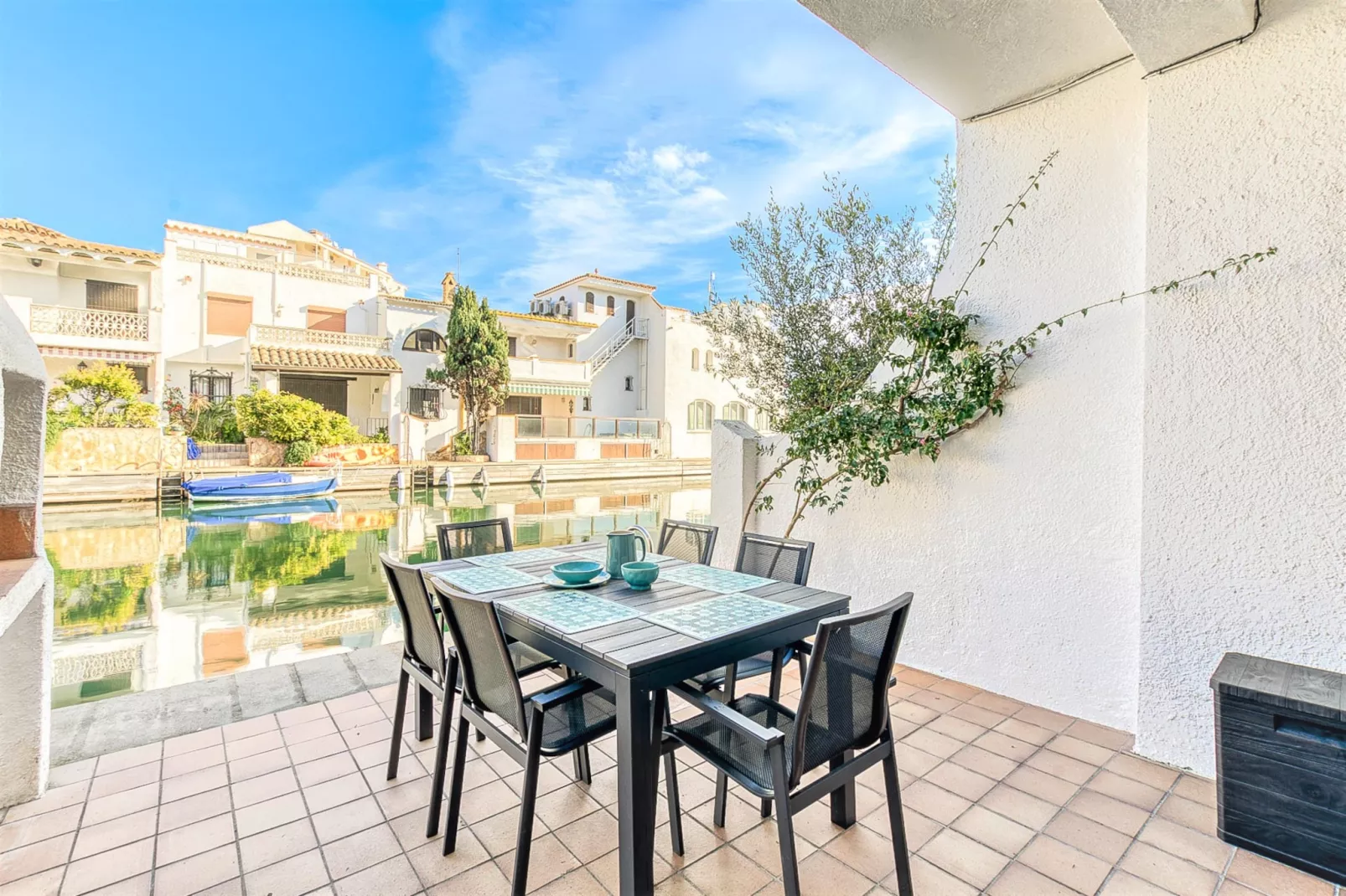 ISLA CARTAGO 49 Empuriabrava-Atmosphere