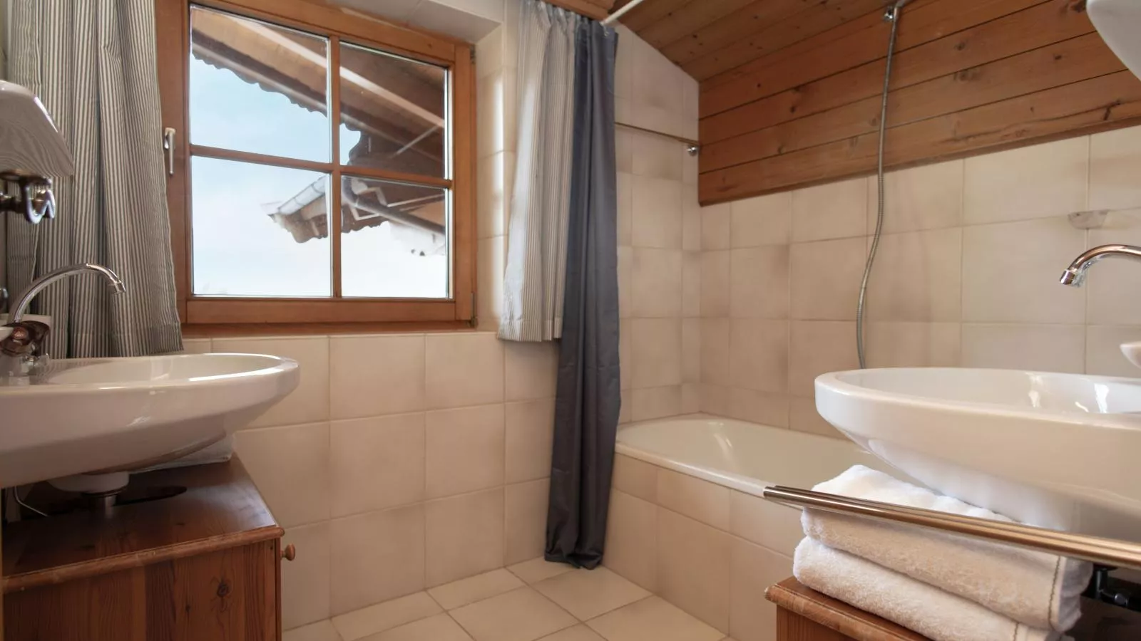 Müller Nr 1 und 2-Bathroom