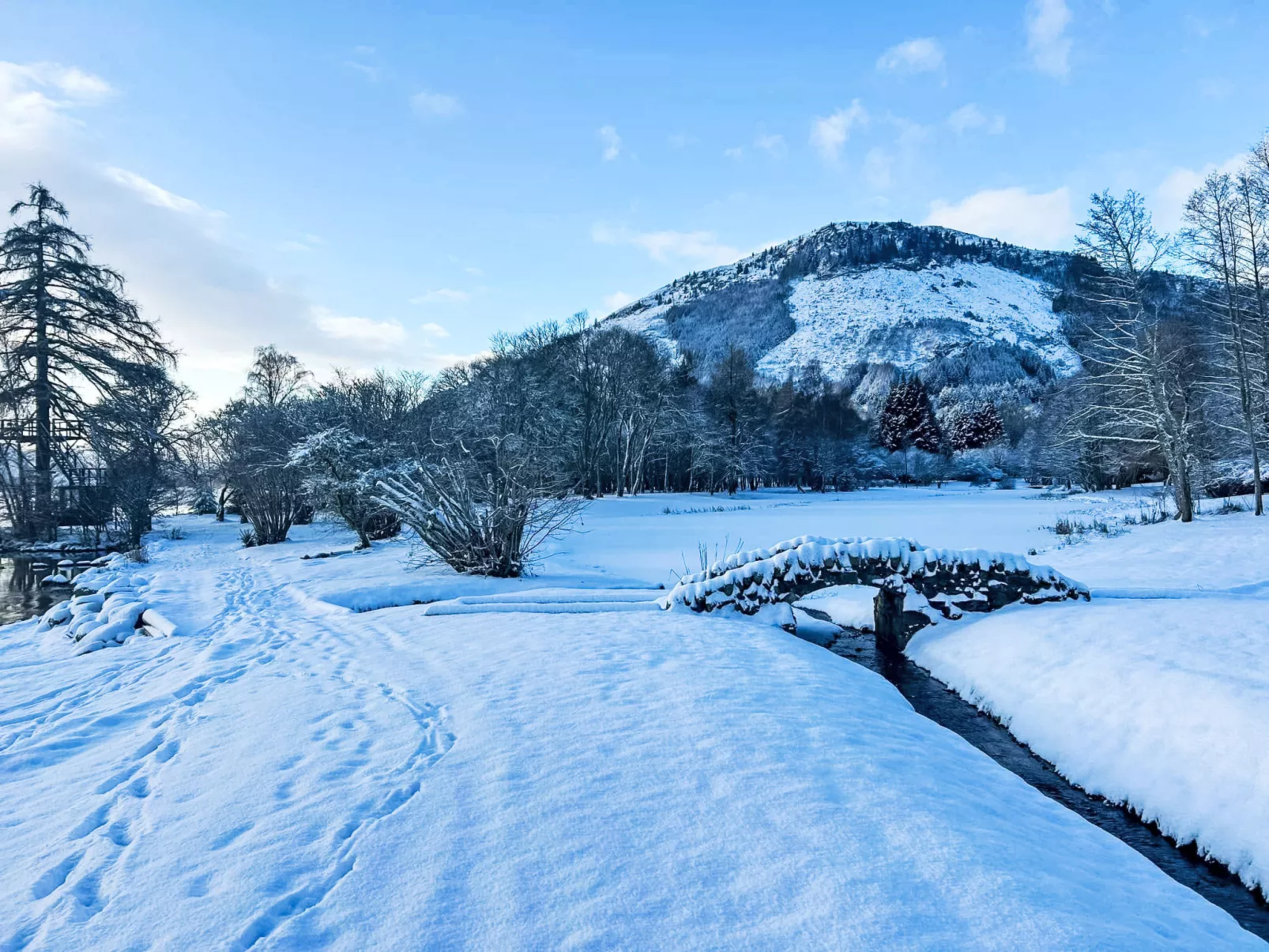 The Romantic Bothy-Outside