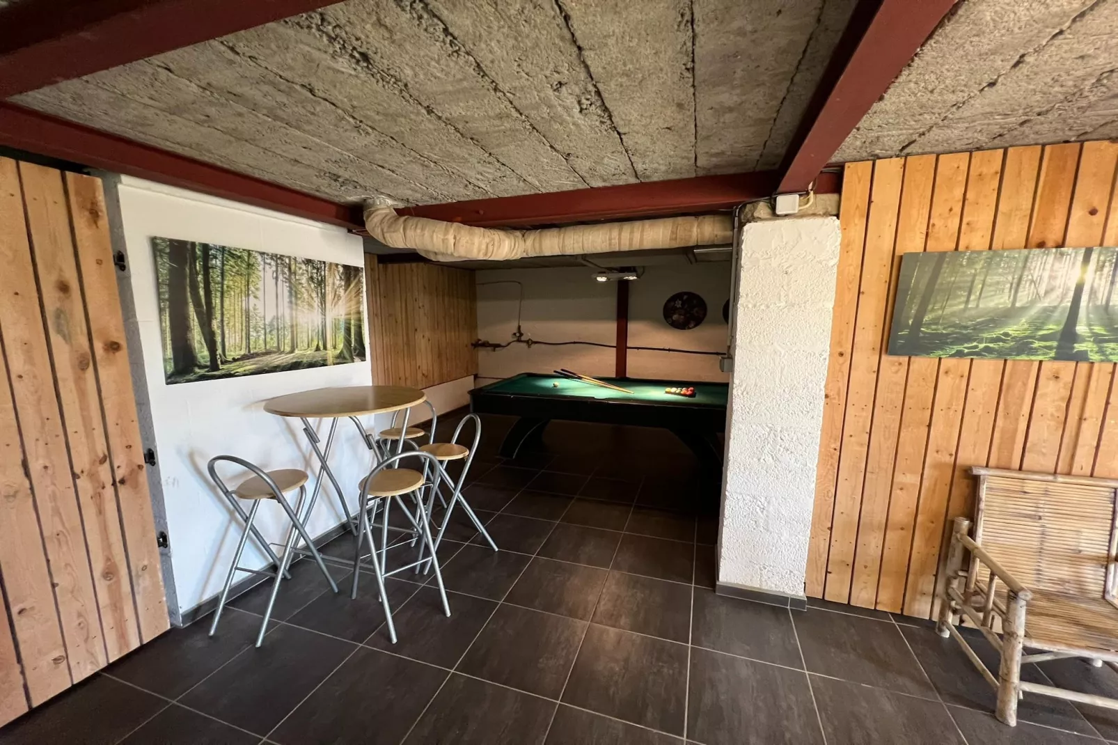 Schöne freistehende Villa mit Sauna in Érezée-Freizeitraum