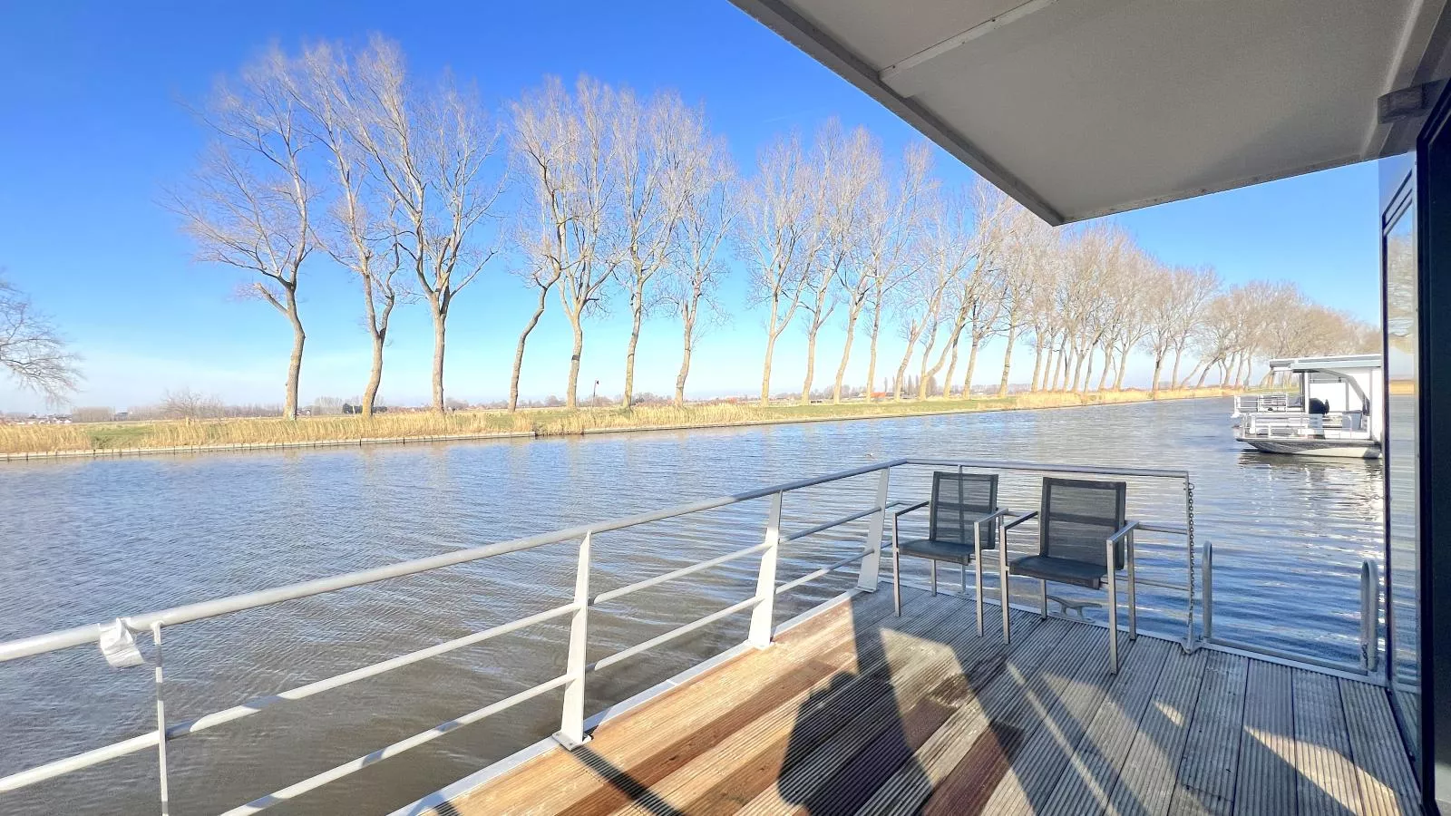 Maxim Jr-Balcon-terrasse